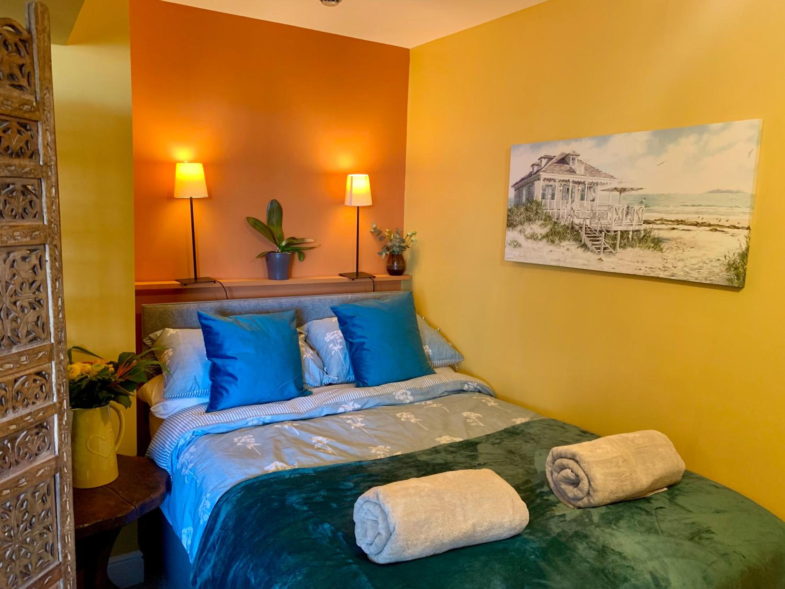 Vibrant beachfront Folkestone getaway