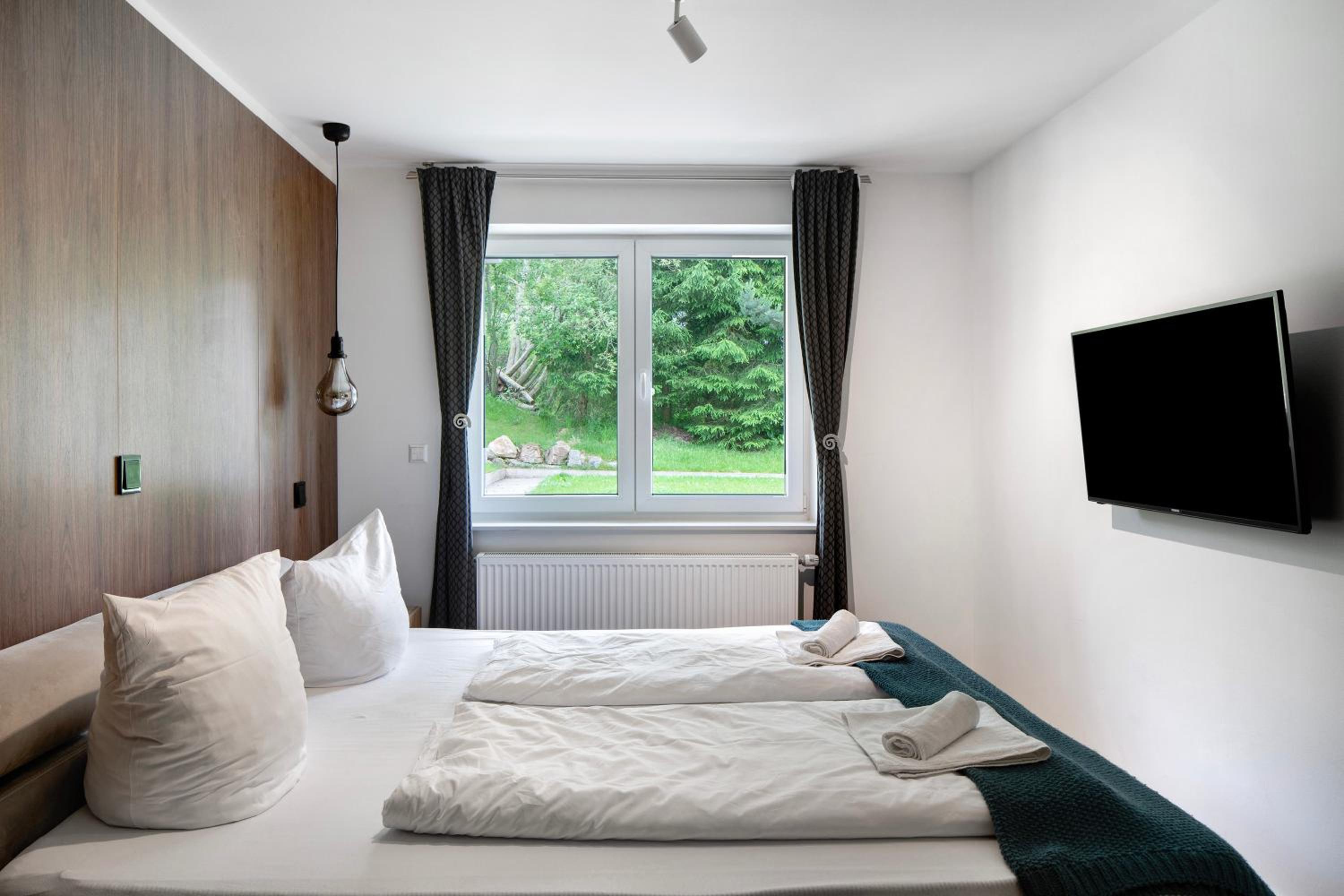 Skylodges
