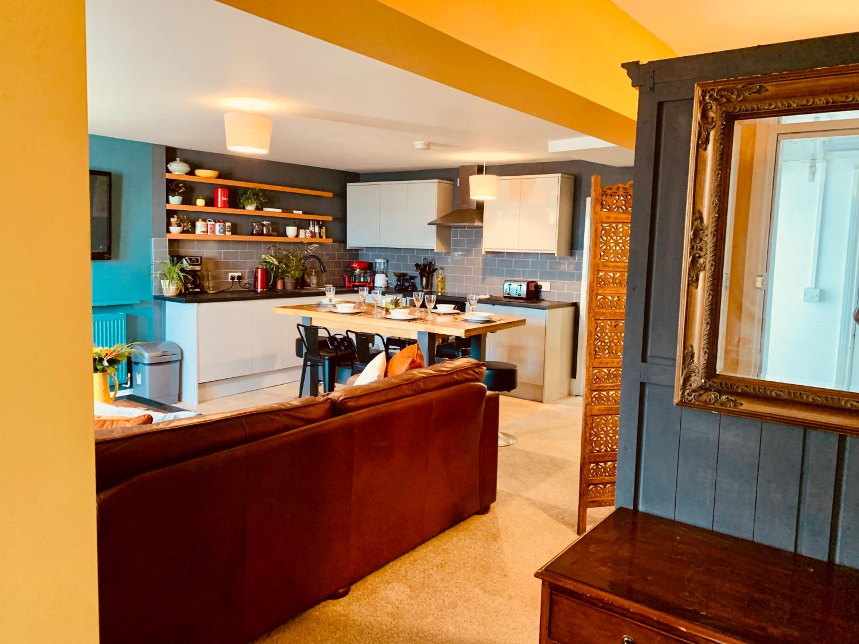 Vibrant beachfront Folkestone getaway