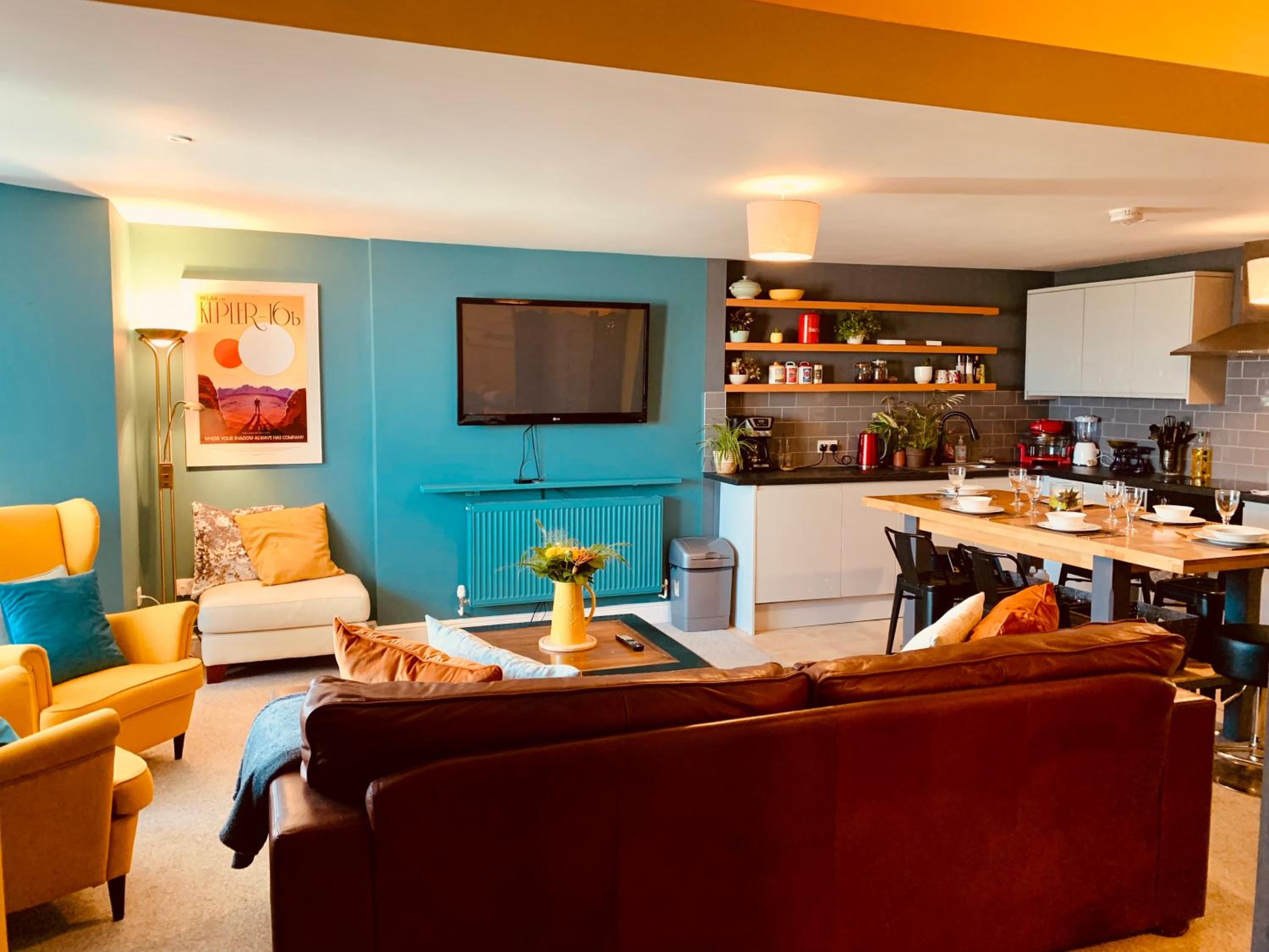Vibrant beachfront Folkestone getaway