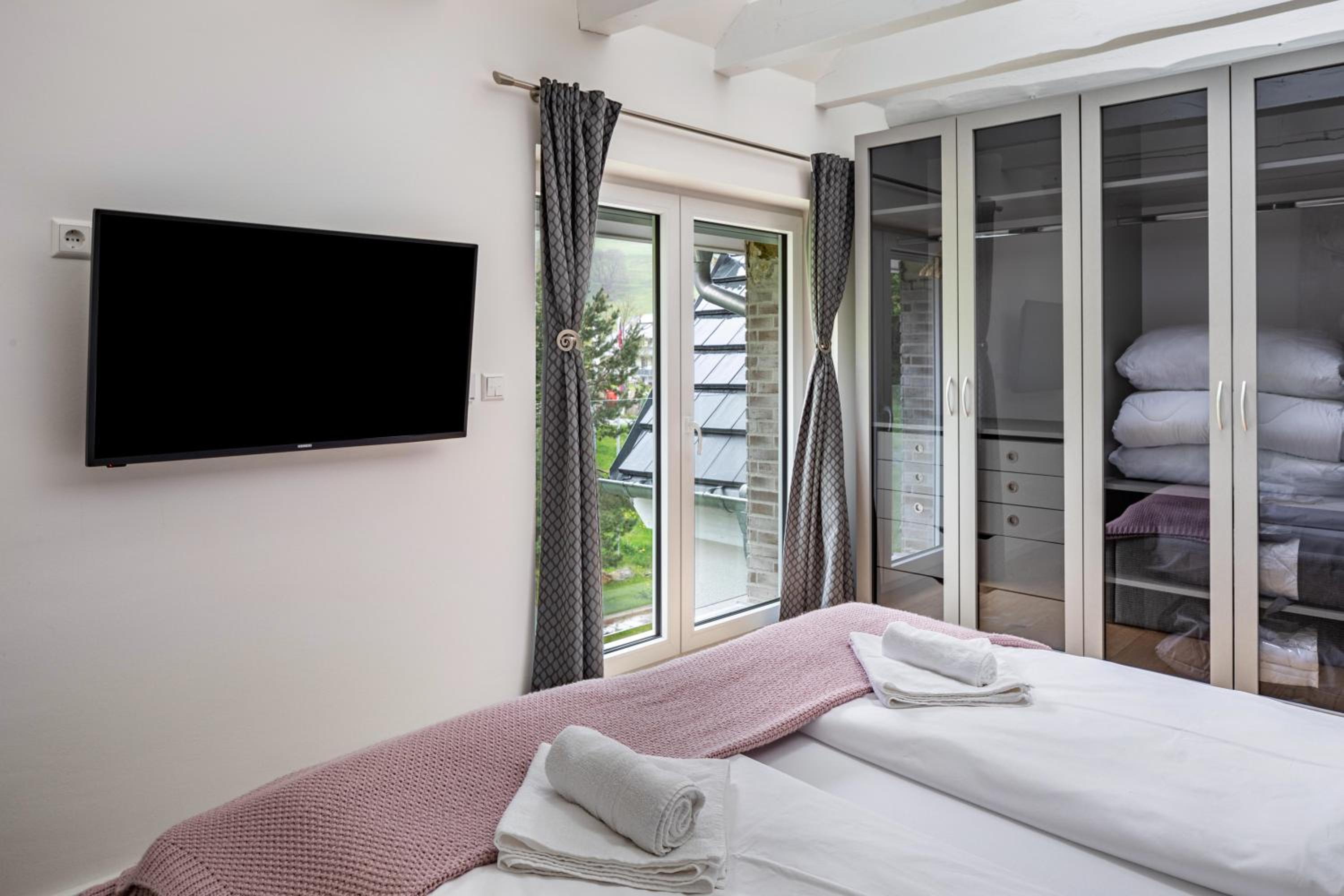 Skylodges