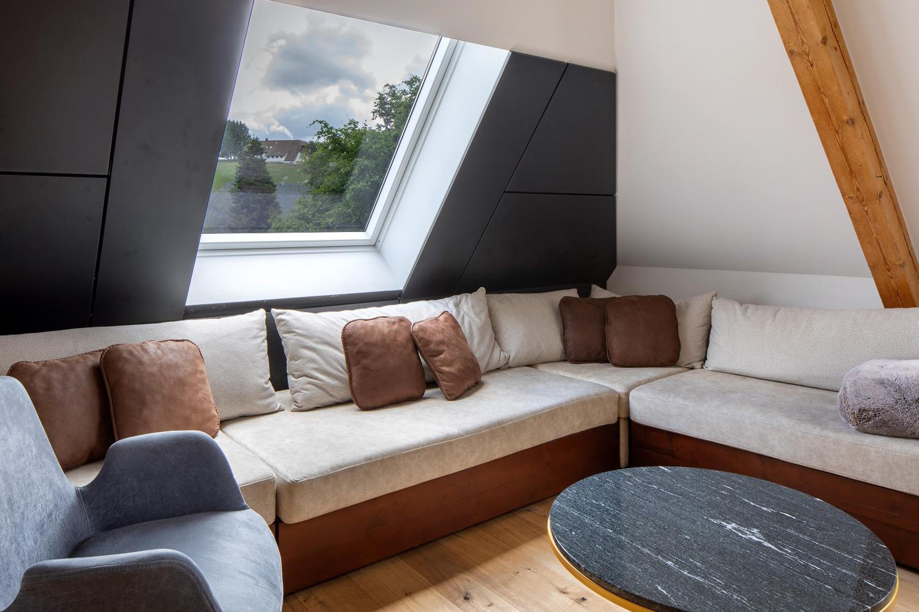 Skylodges
