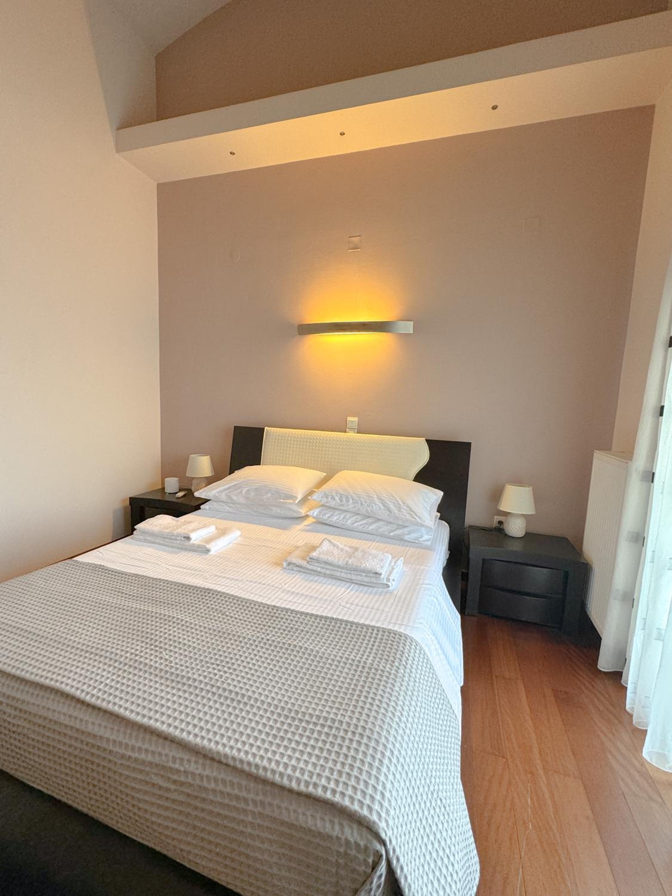 Residenza di Lusso Fast WiFi Ideal for Remote Work & Long Stays view 4