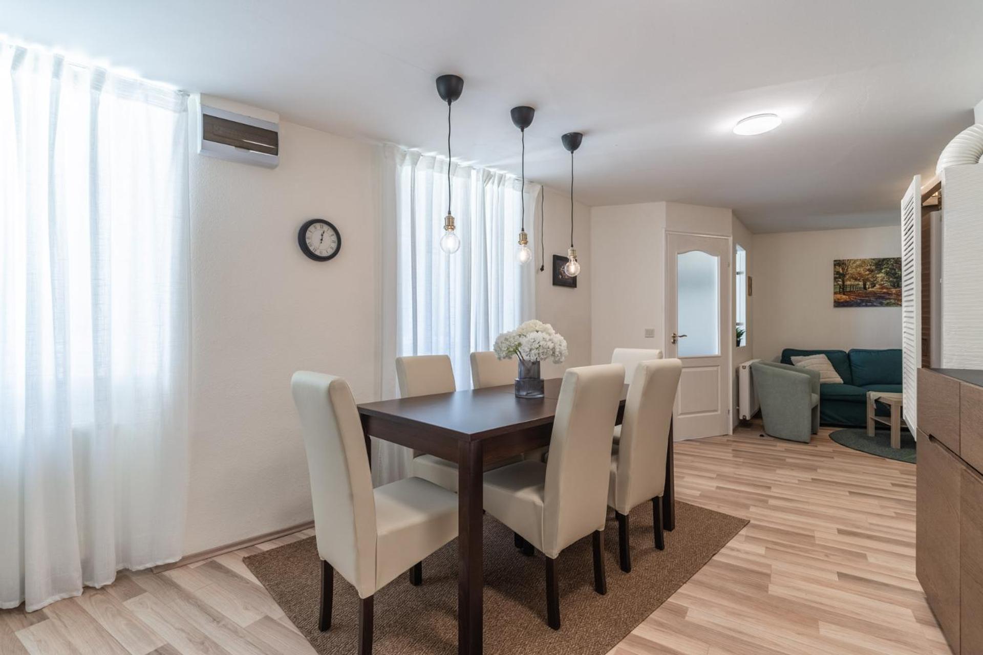 Comfy & Homy Vibe Apartment in the Heart of Budapest view 3
