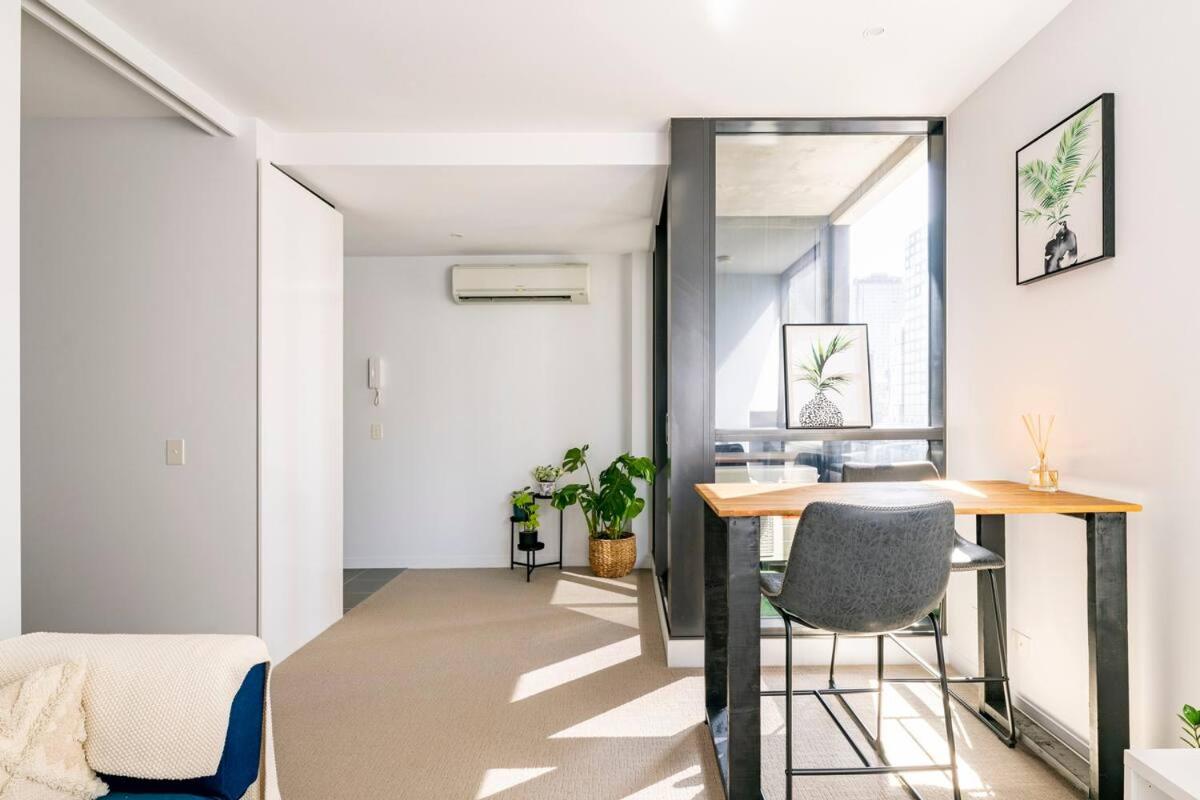 Cosy apartment in the heart of CBD with Wifi & Parking