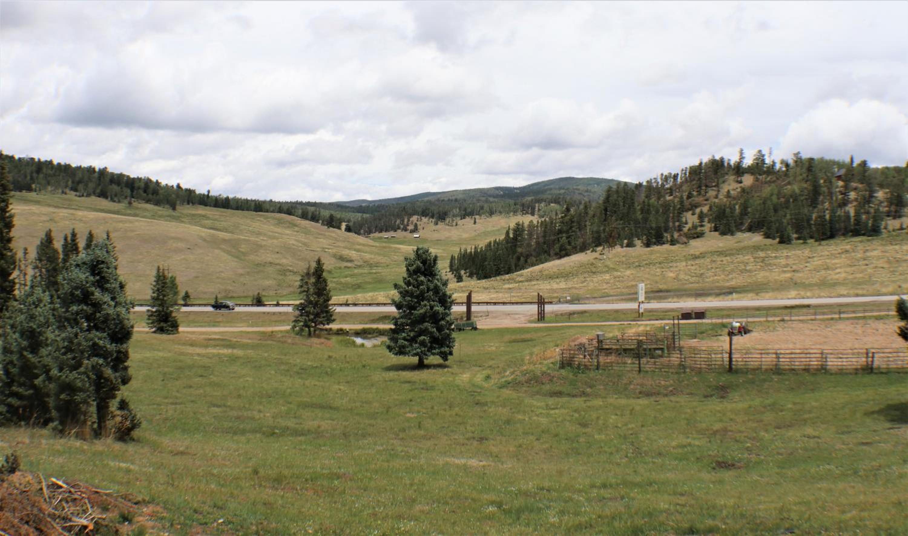 The Big House at Bobcat Pass - Amazing Views - Hot Tub - WiFi - Fireplace - Grill - Fire Pit - Garage Access view 5