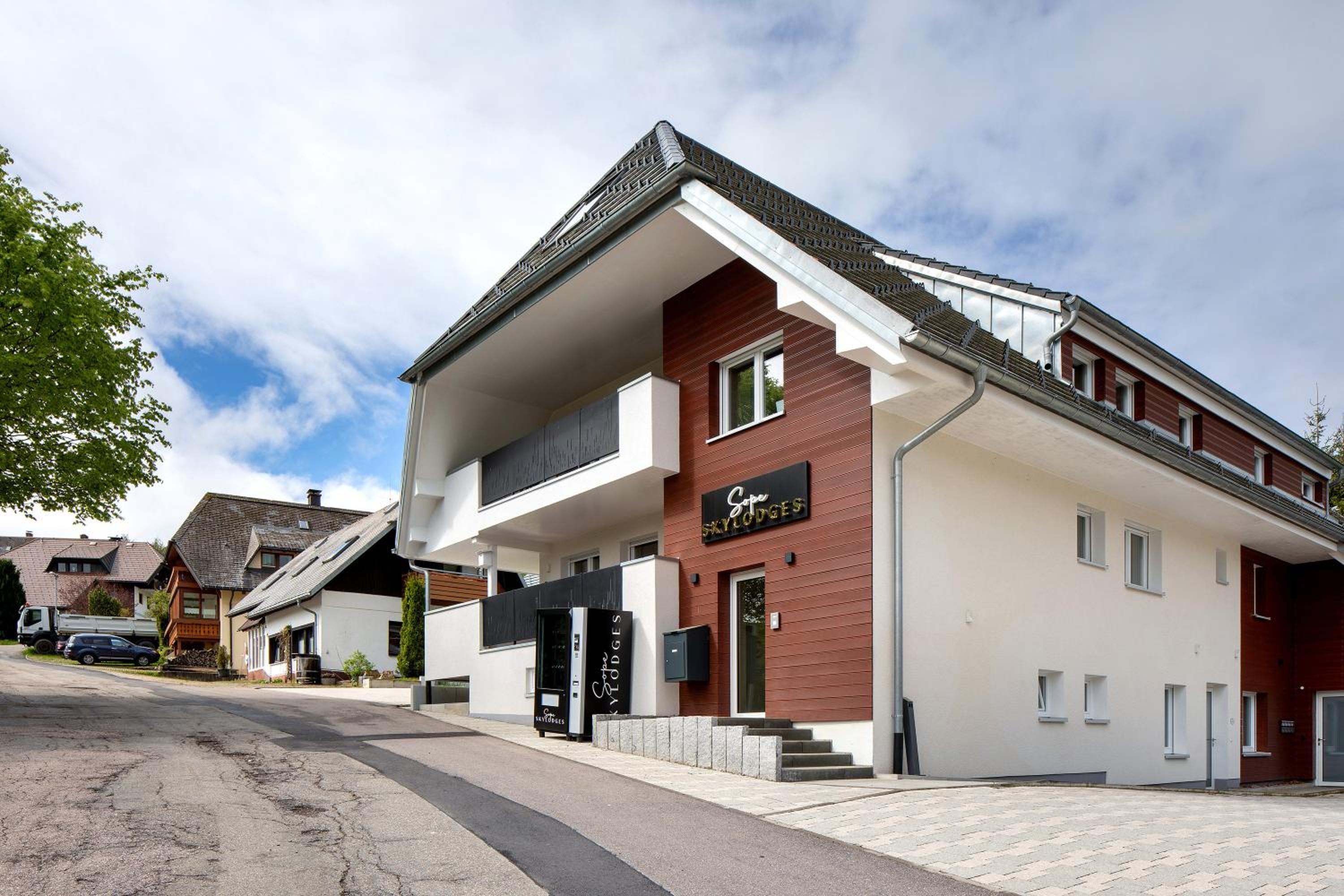 Skylodges