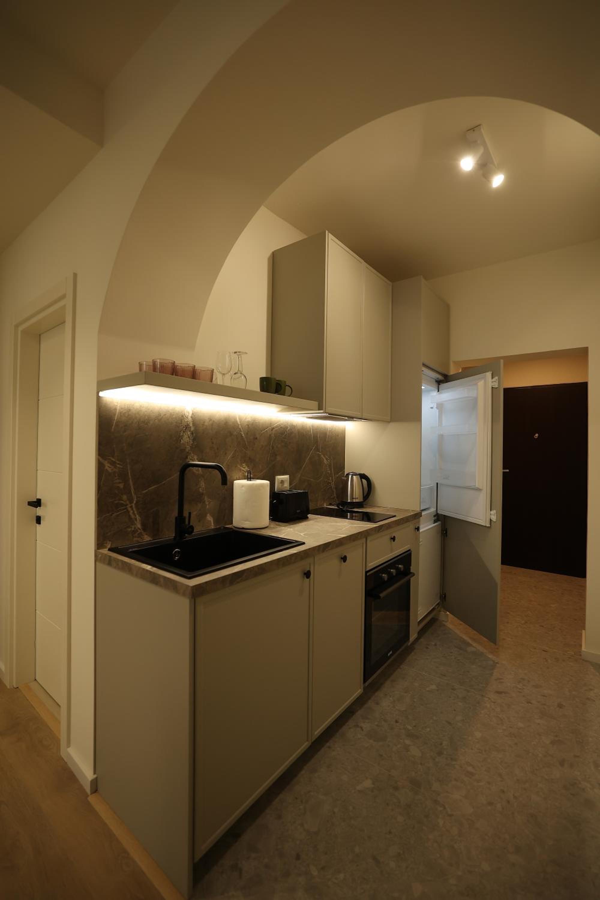 Sunshine Apartments