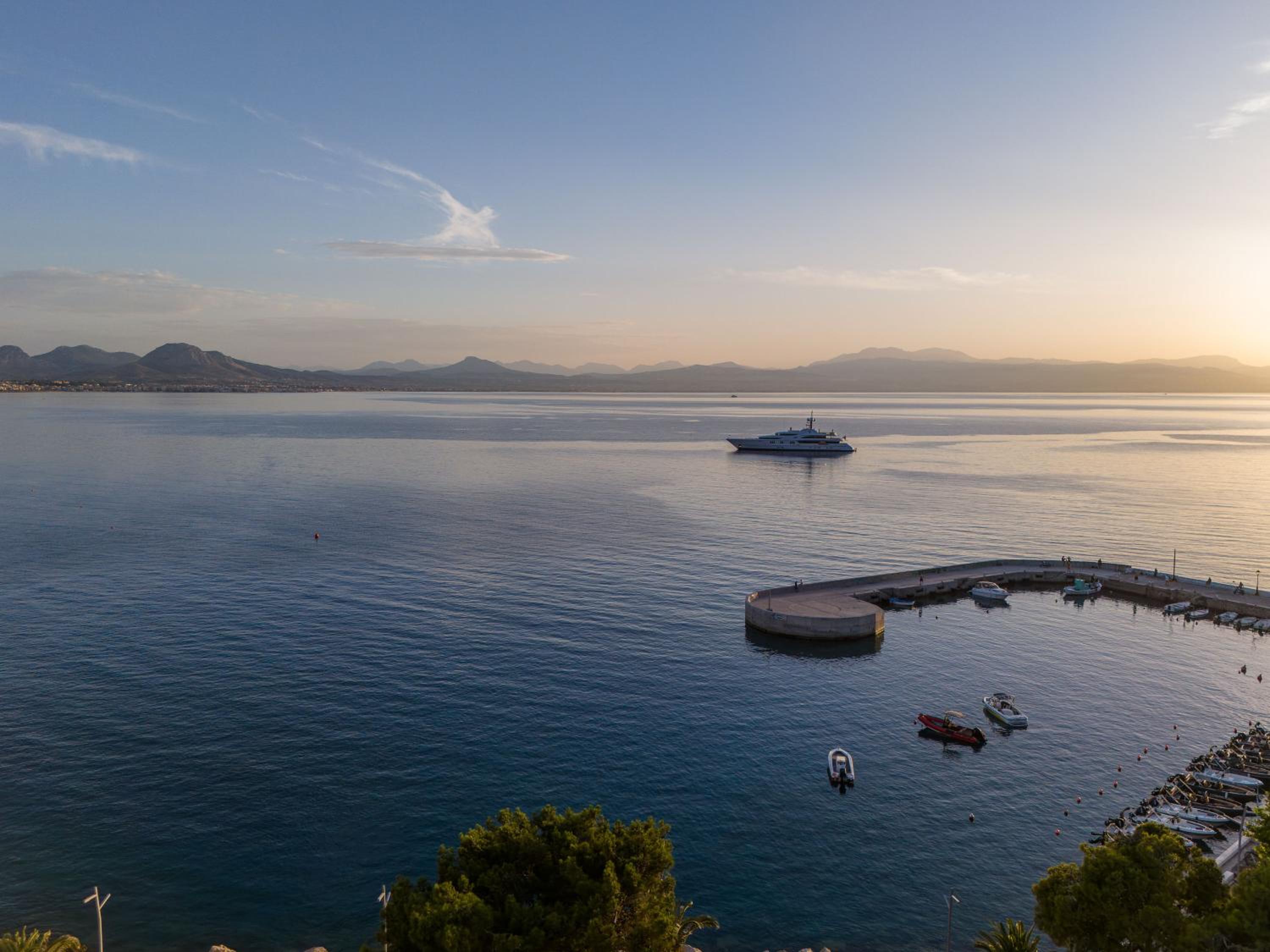 Center of Loutraki Ble Property5