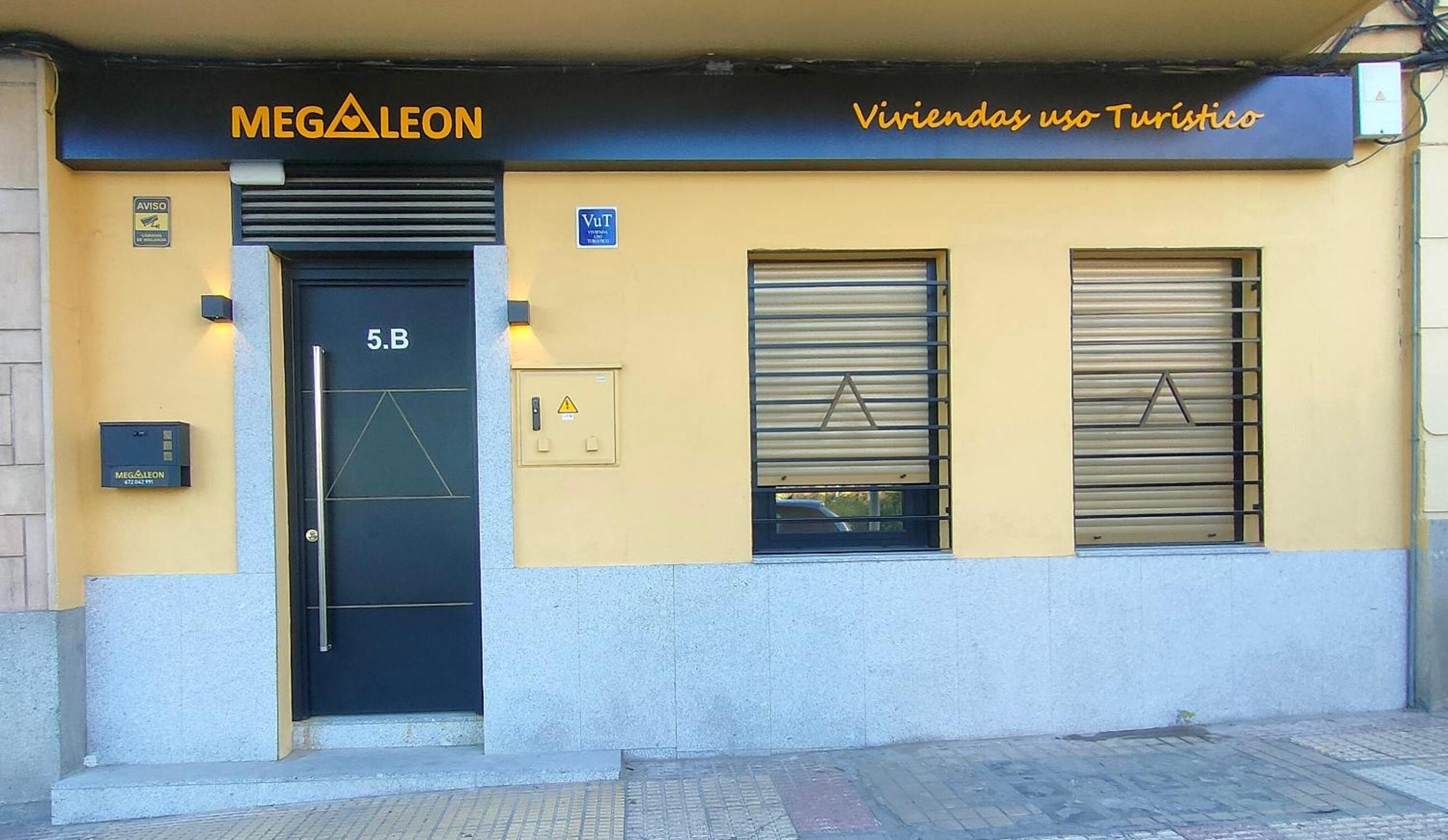 Apartamentos Megaleon