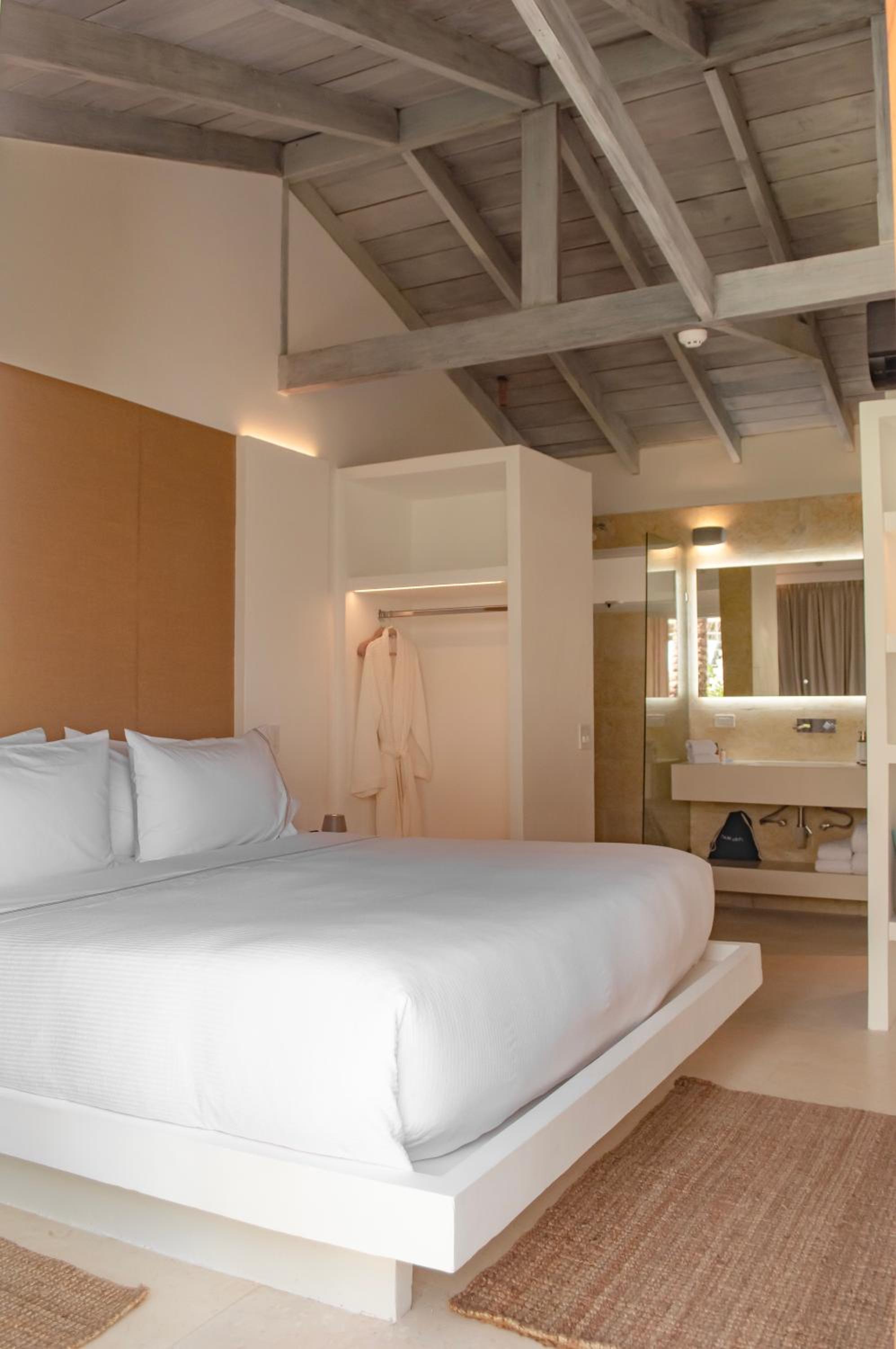 Macanao Lodge By LD