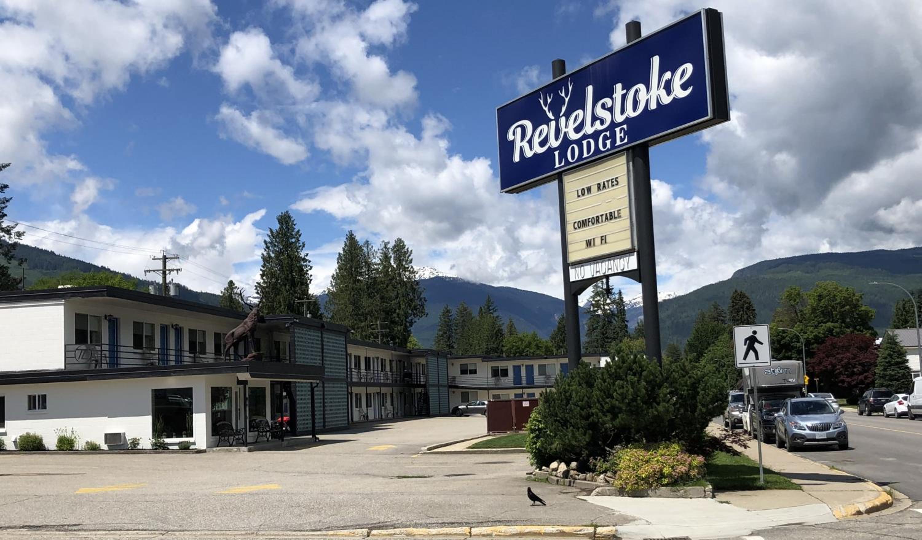 Hotel Revelstoke Lodge - Image 1