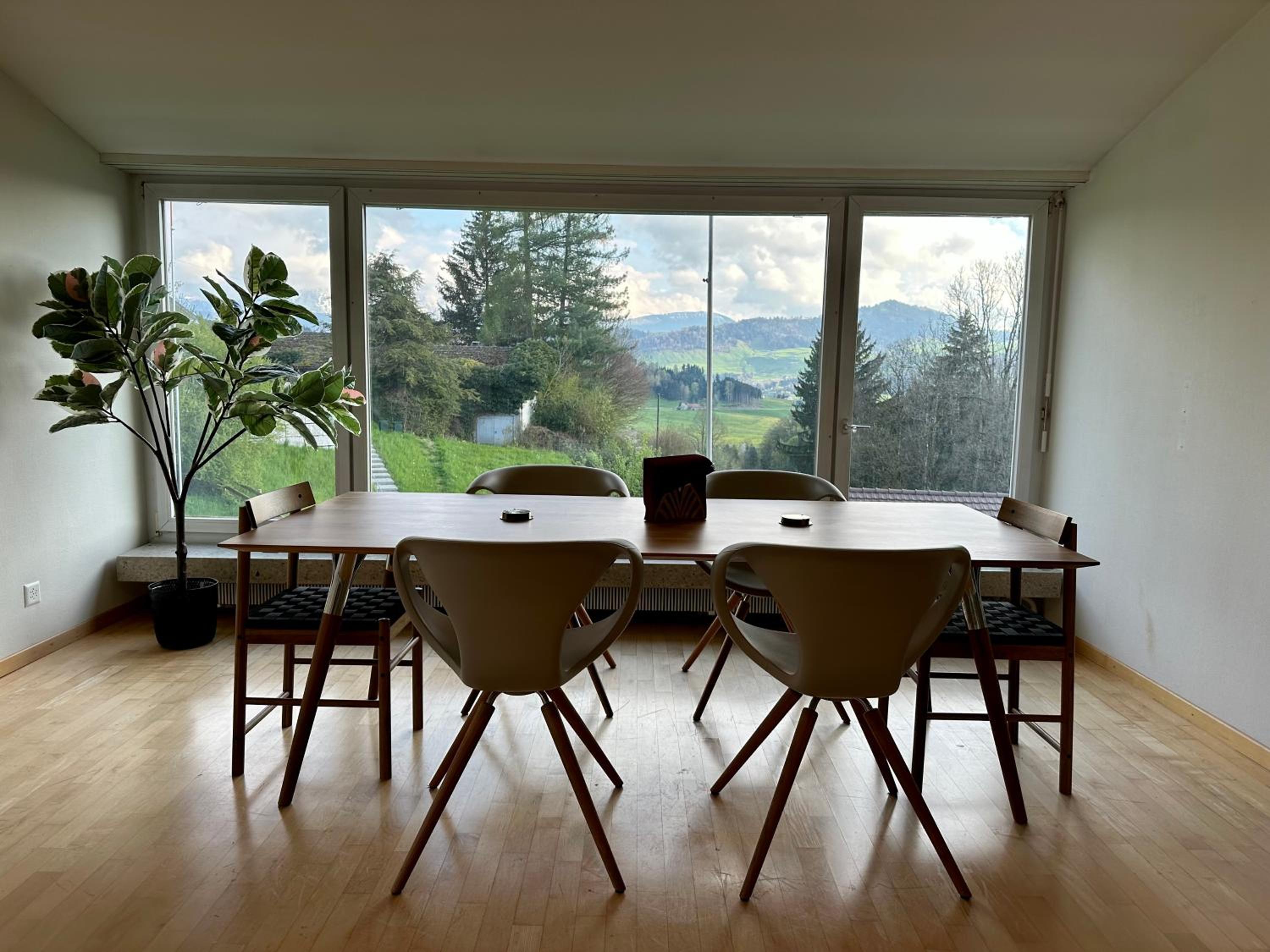 Gemütliches Chalet mit traumhaftem Ausblick auf die Schweizer-Alpen