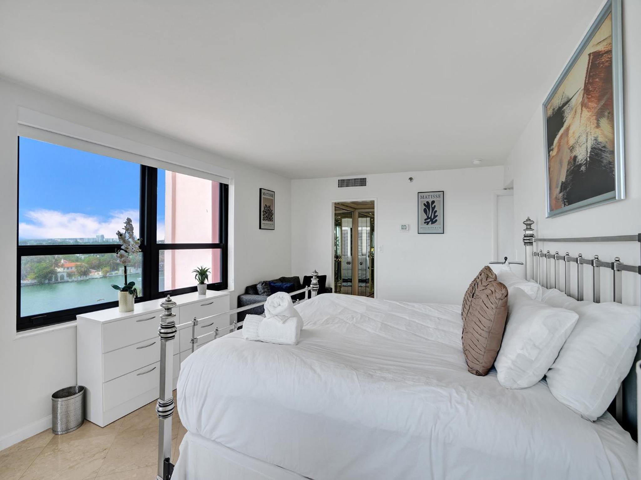 Beach Resort condo 921 view 3