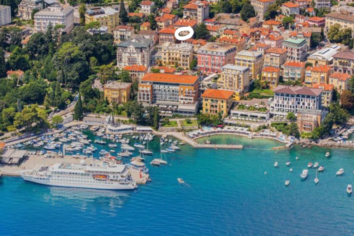 Retro Opatija Center Apartments