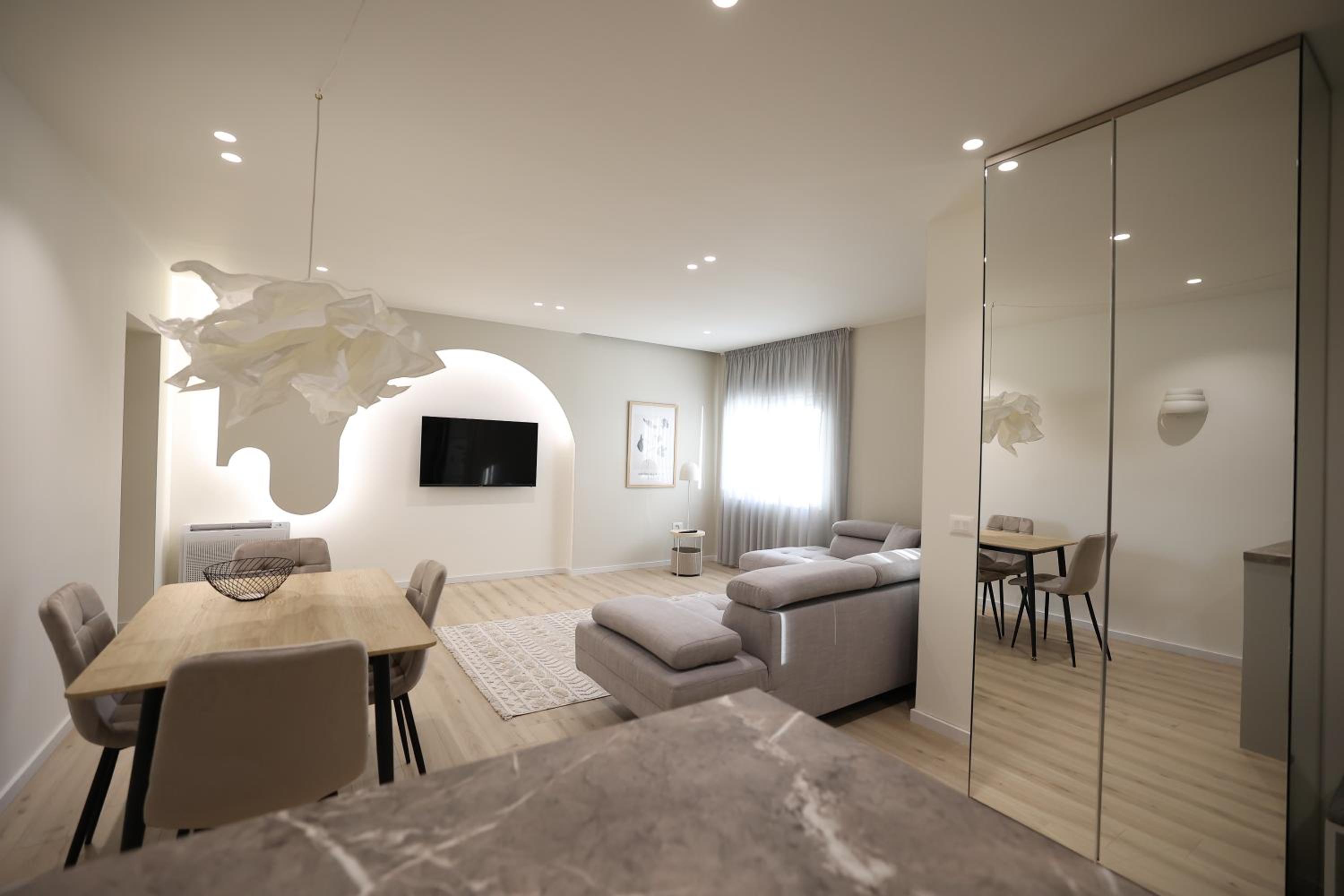 Sunshine Apartments