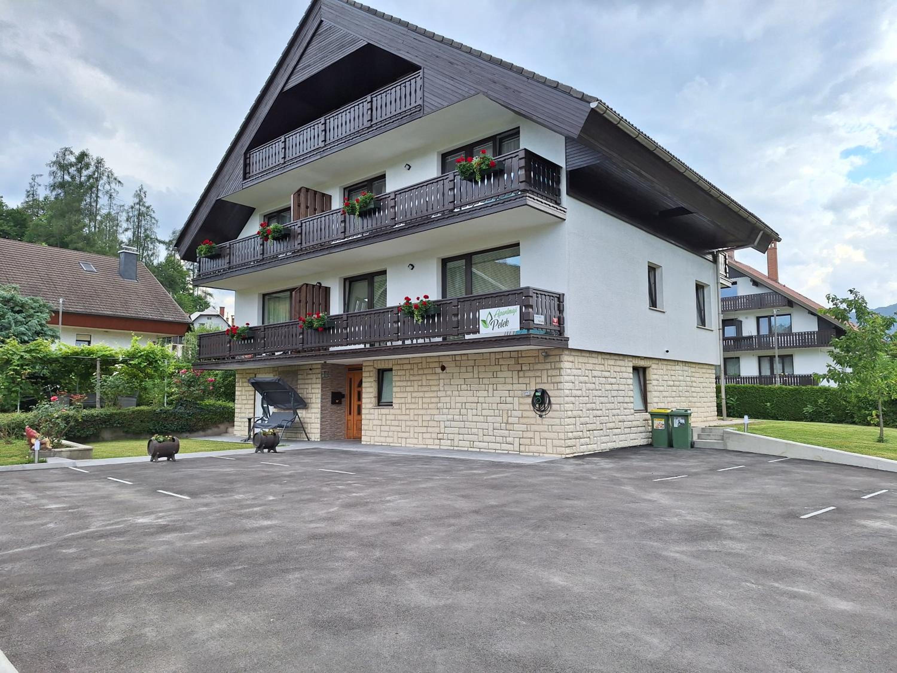 APARTMENT PETEK