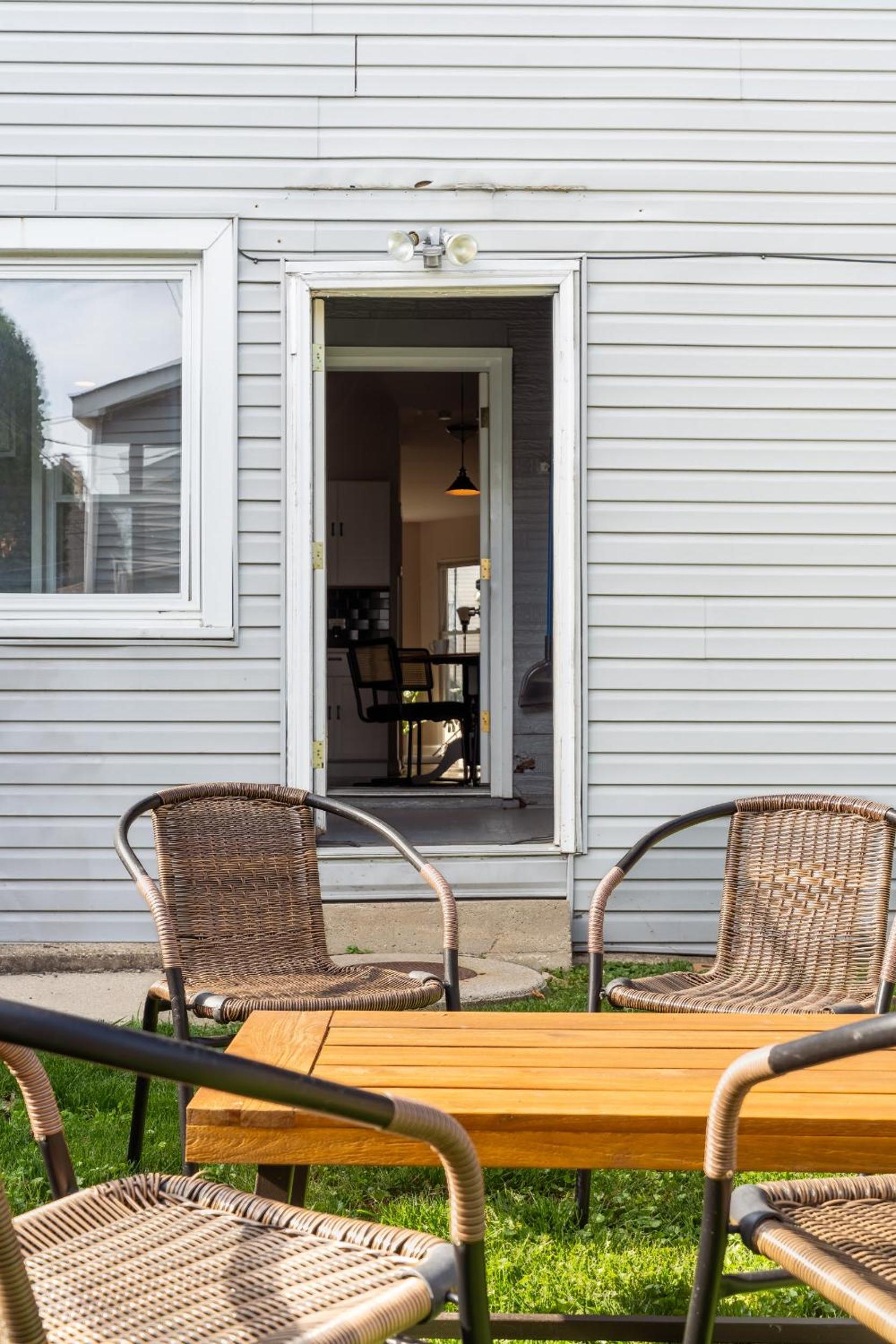 Flexhome Avondale 2BR Apt W1 with Parking view 3