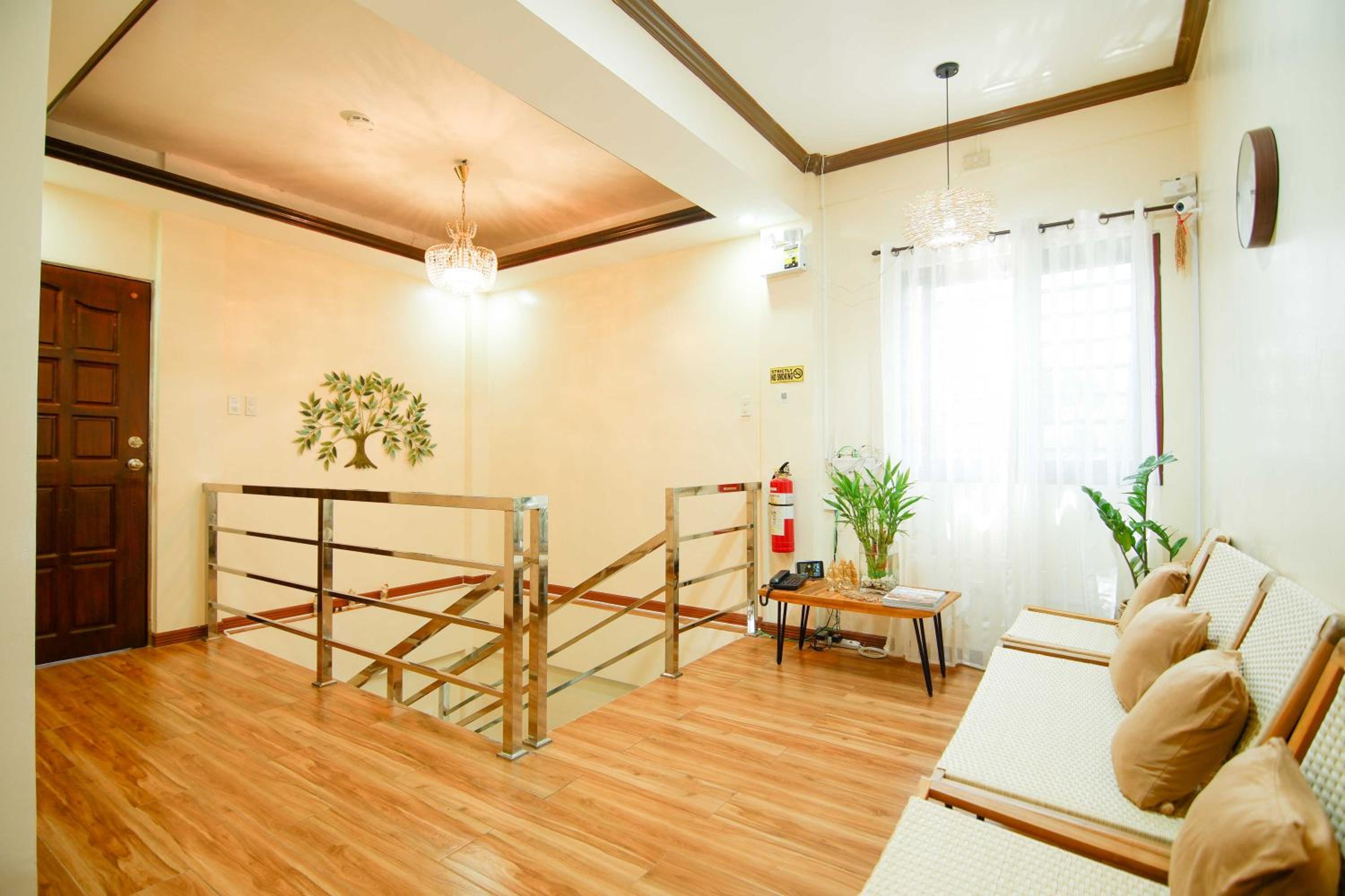 Cleofe's Place, Unique 3BR villa near Tagaytay City view 3