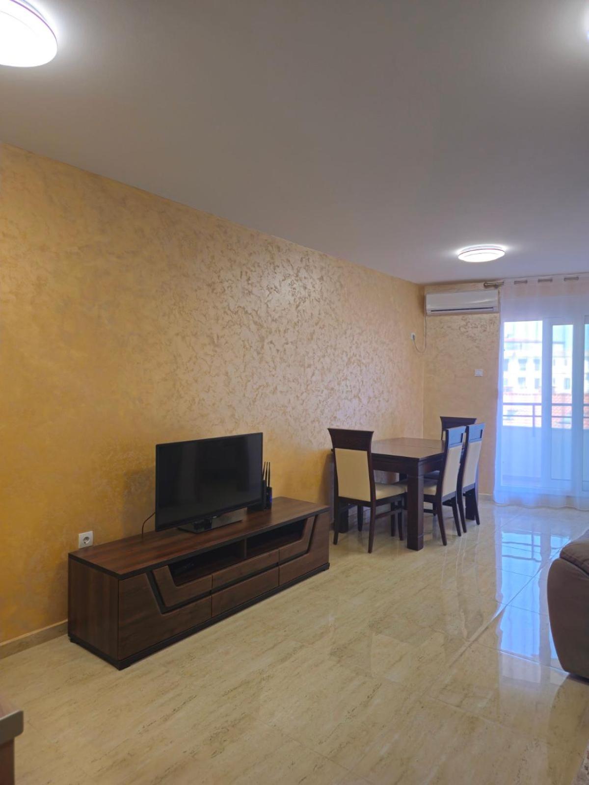 Luka Apartments