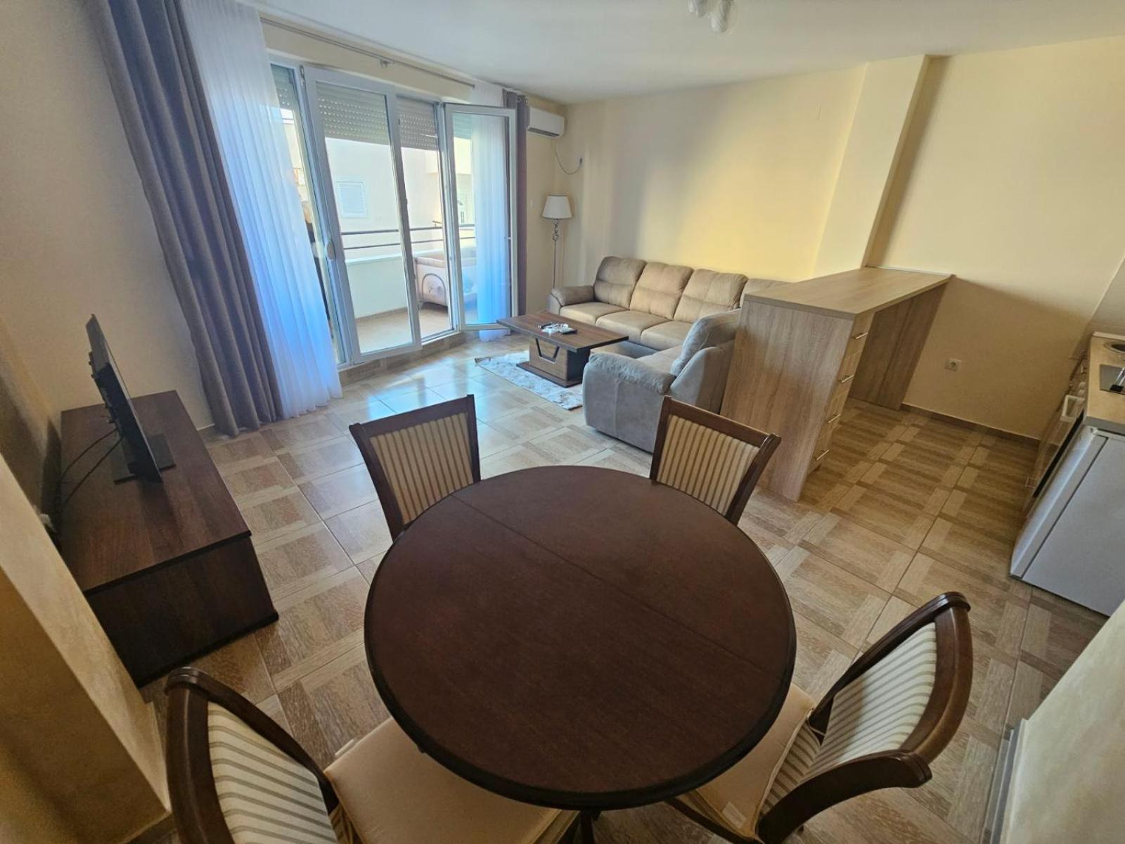 Luka Apartments