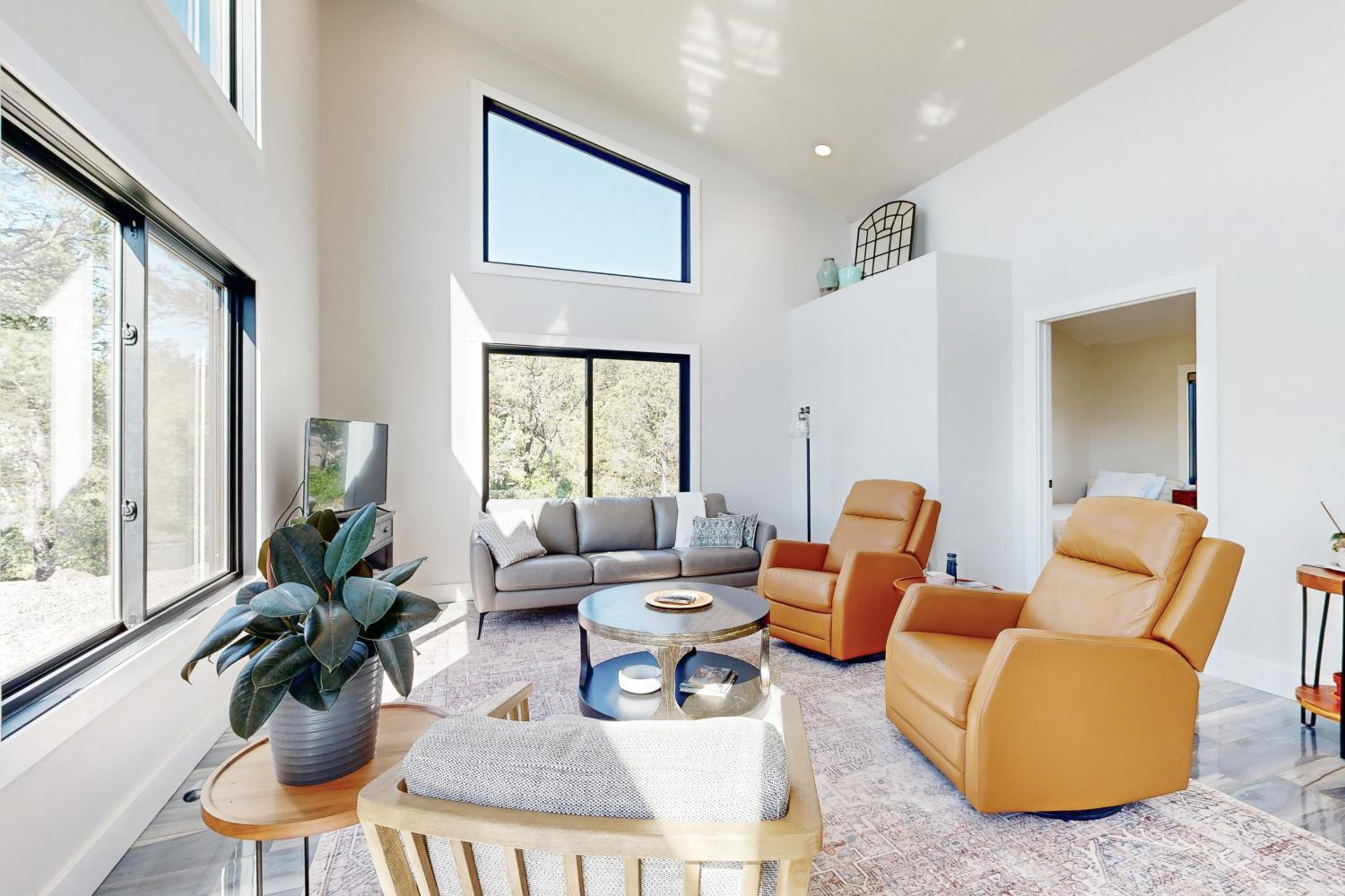 Mountain Retreat with Panoramic Views, Fire Pit