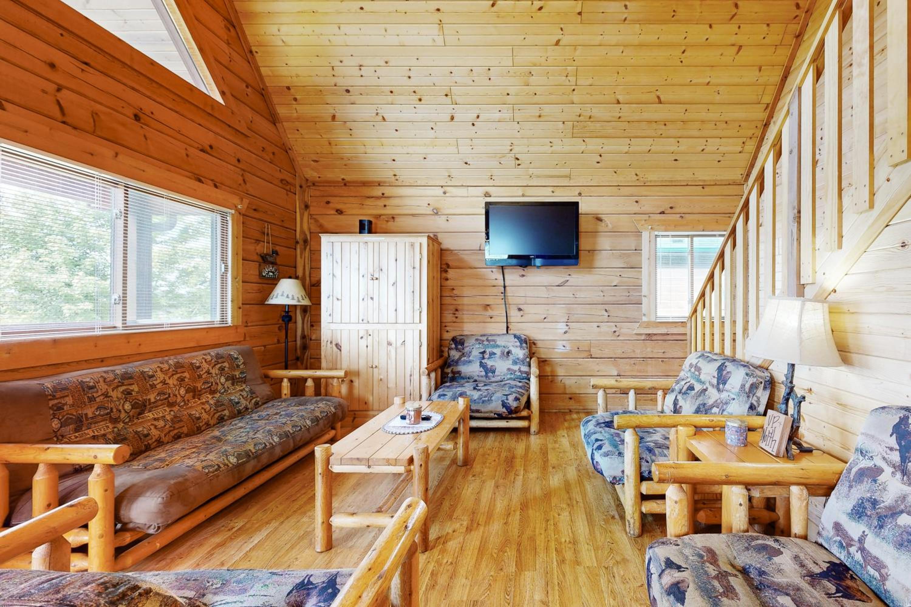 Steps to Three Bears Resort! Outdoorsy Escape