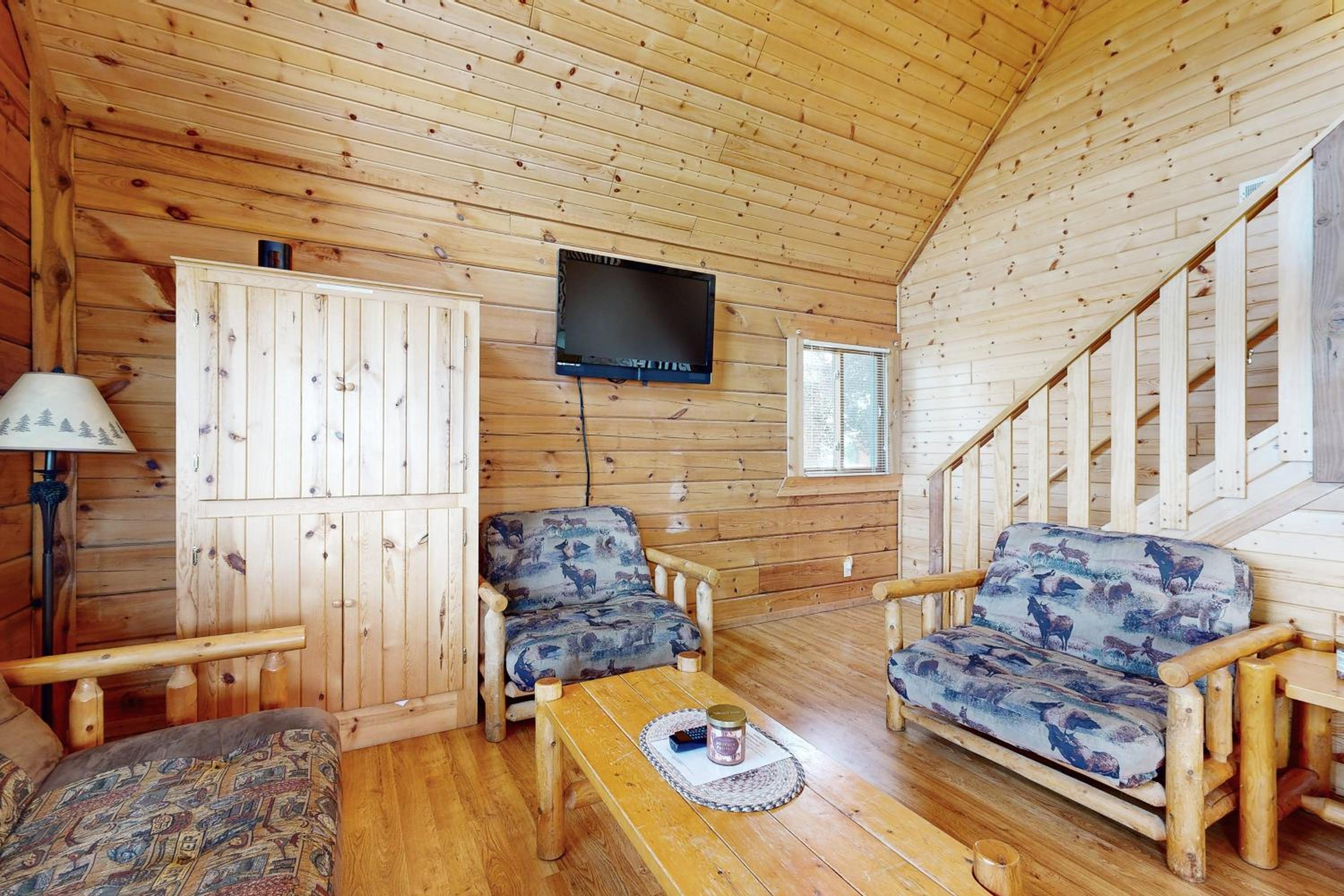 Steps to Three Bears Resort! Outdoorsy Escape
