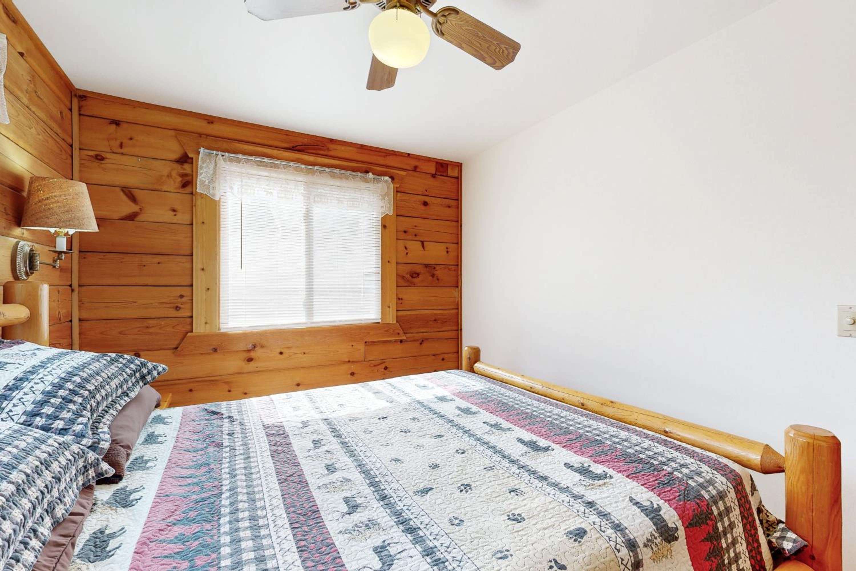 Steps to Three Bears Resort! Outdoorsy Escape