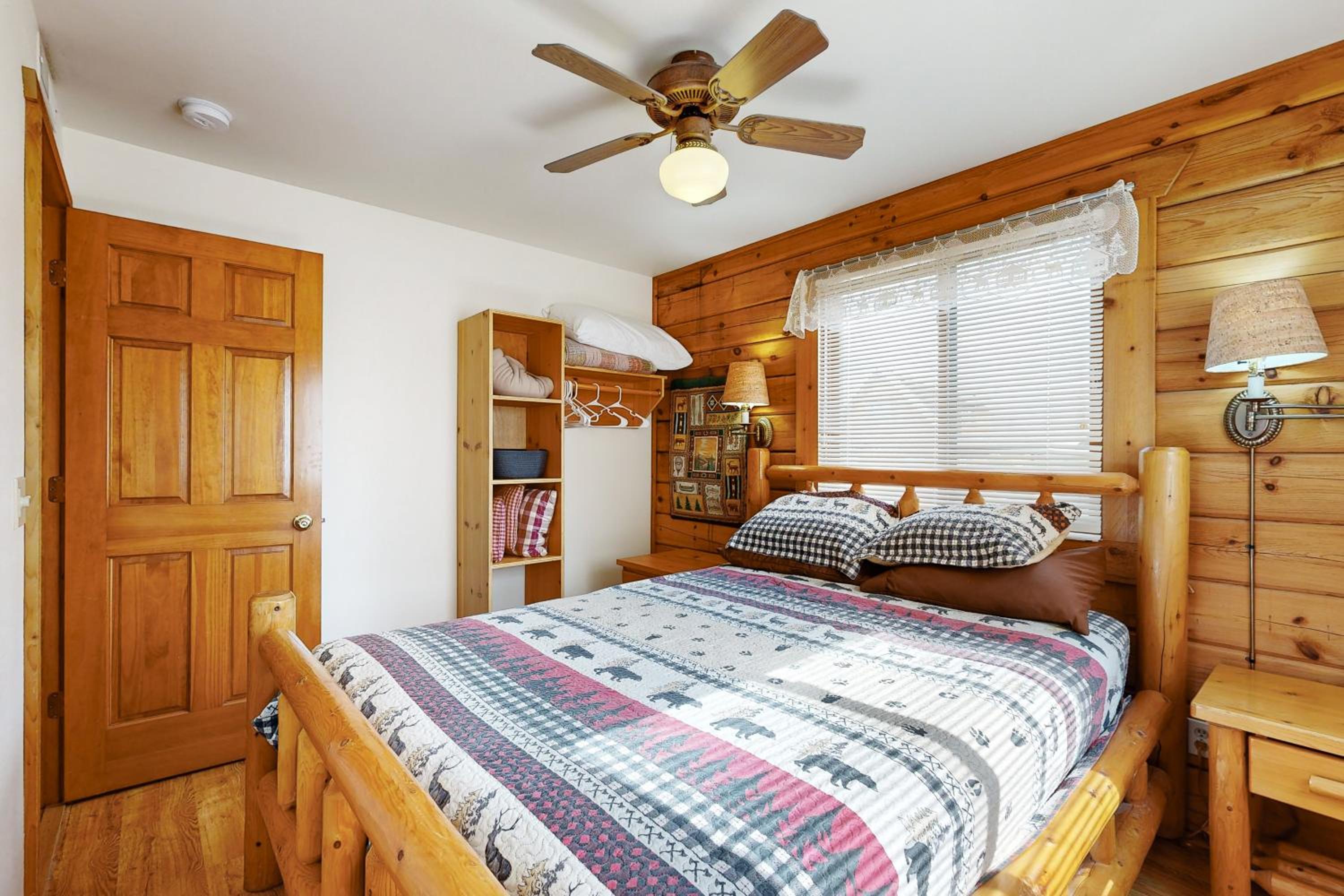 Steps to Three Bears Resort! Outdoorsy Escape