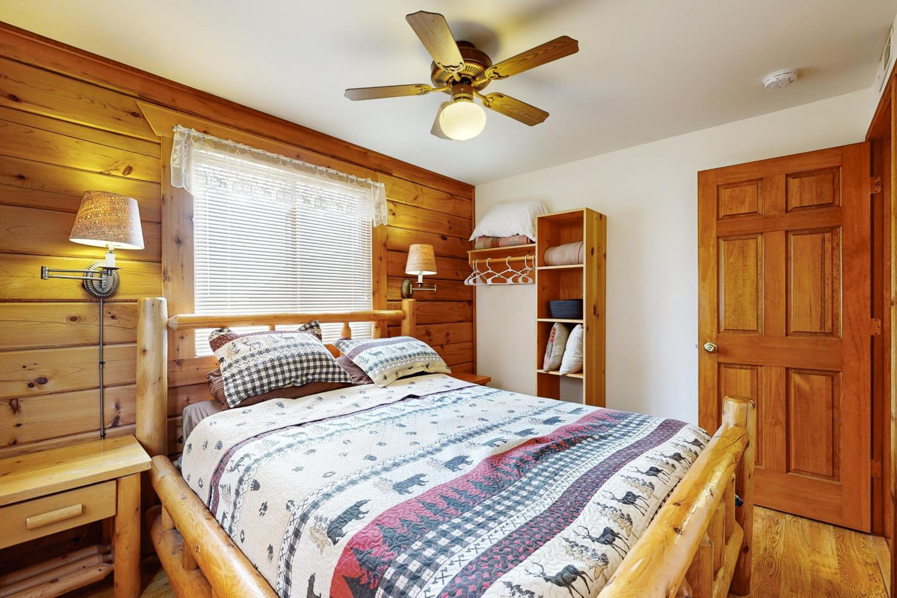 Steps to Three Bears Resort! Outdoorsy Escape