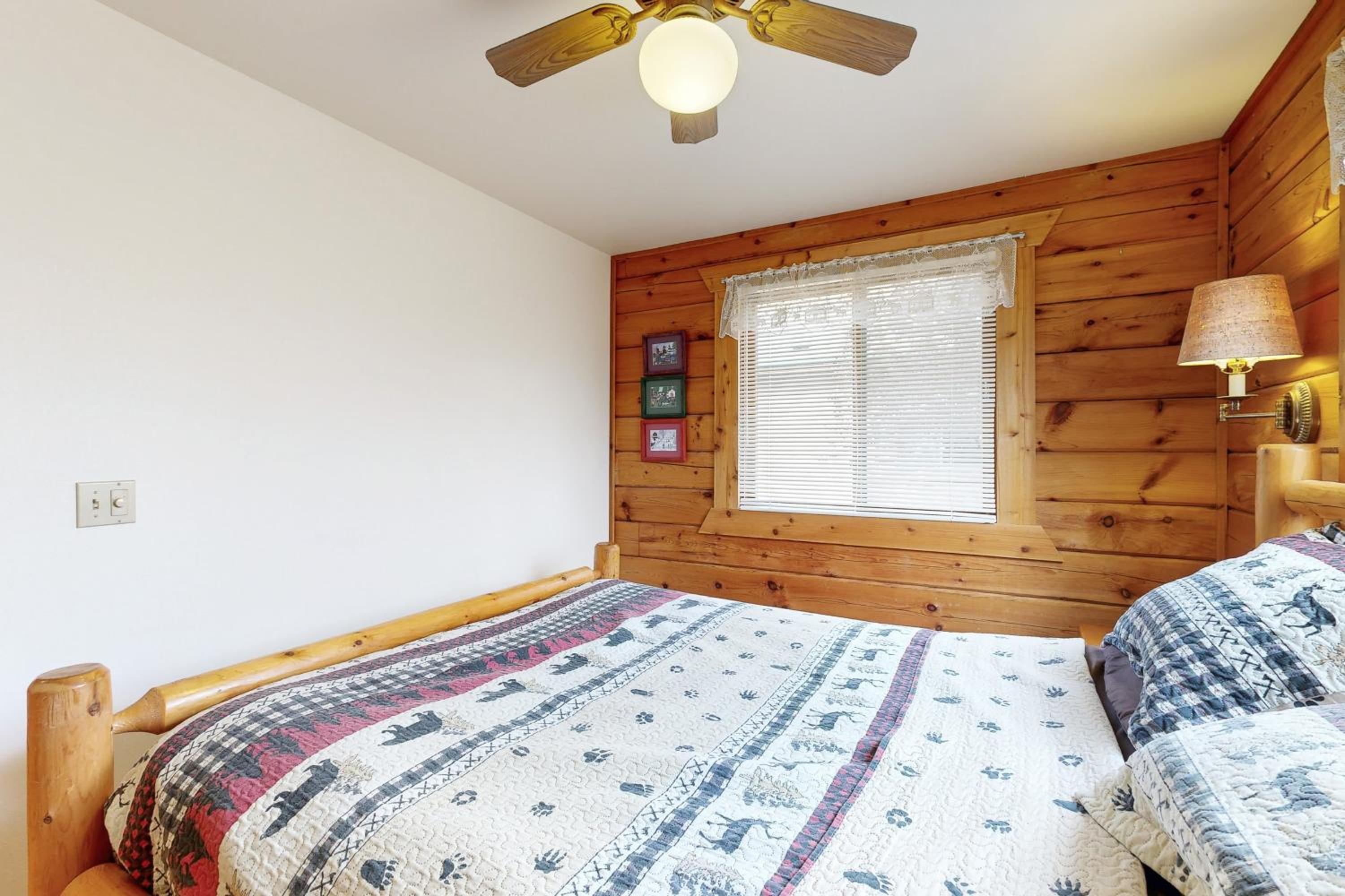 Steps to Three Bears Resort! Outdoorsy Escape