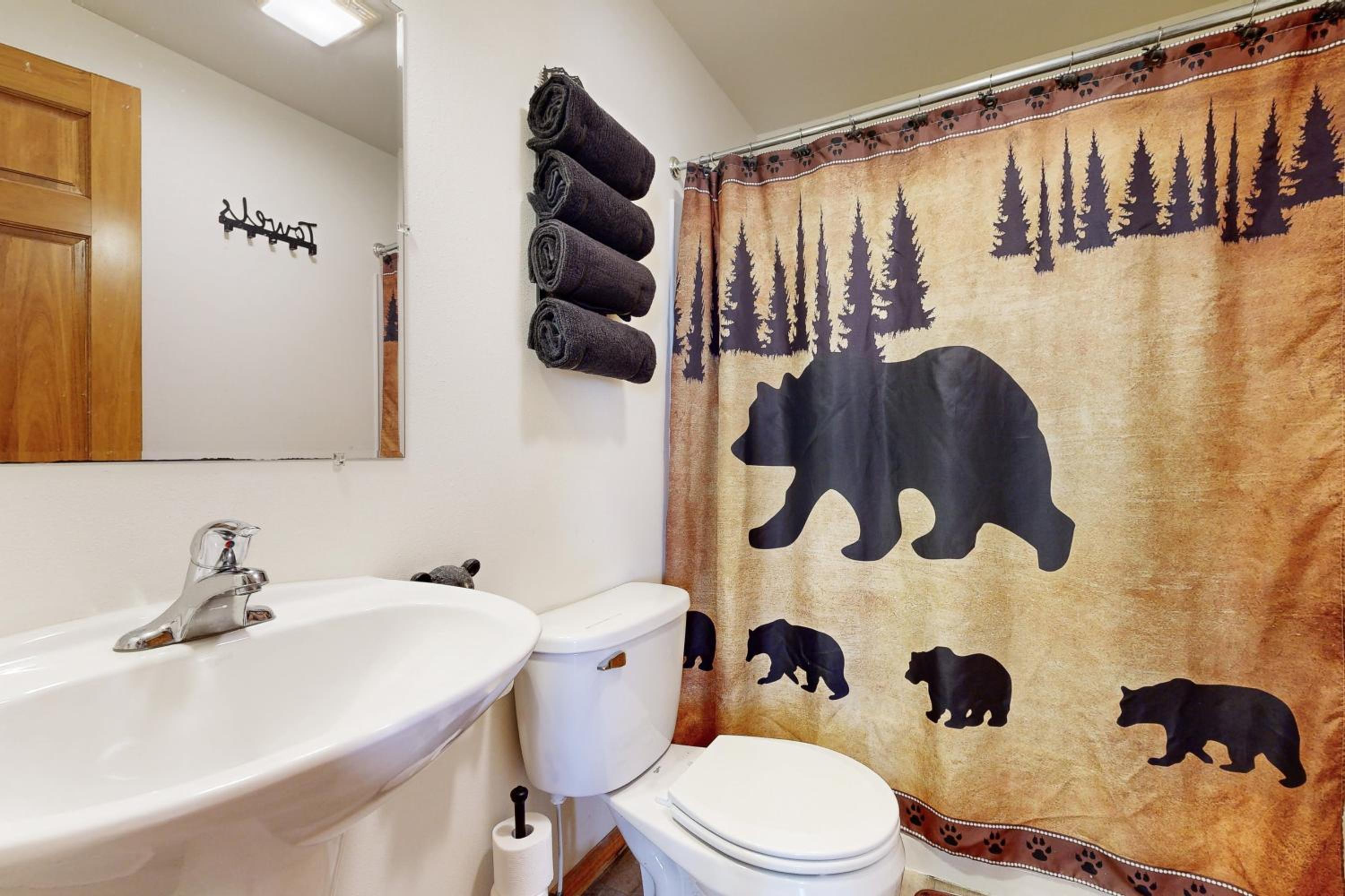 Steps to Three Bears Resort! Outdoorsy Escape
