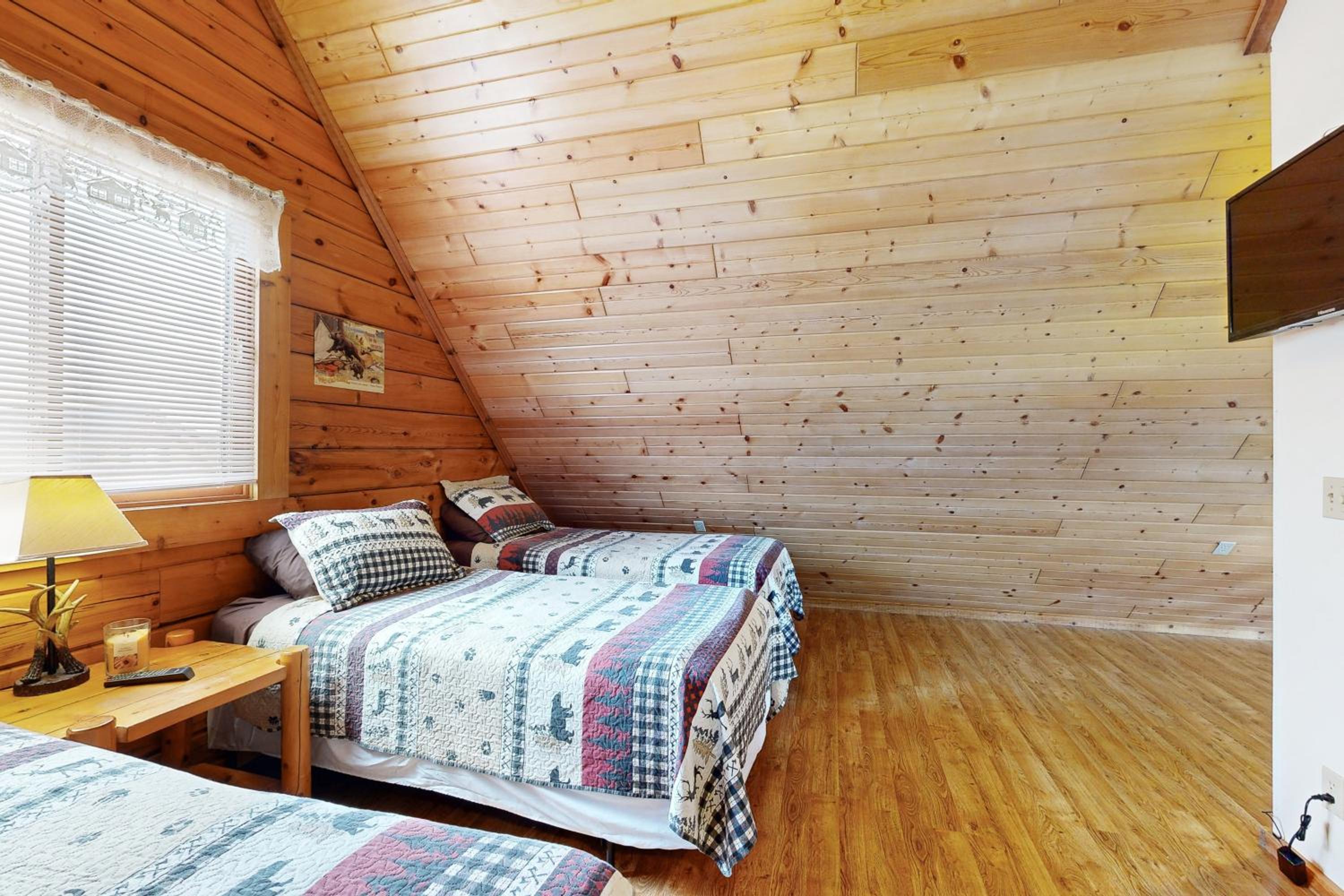 Steps to Three Bears Resort! Outdoorsy Escape