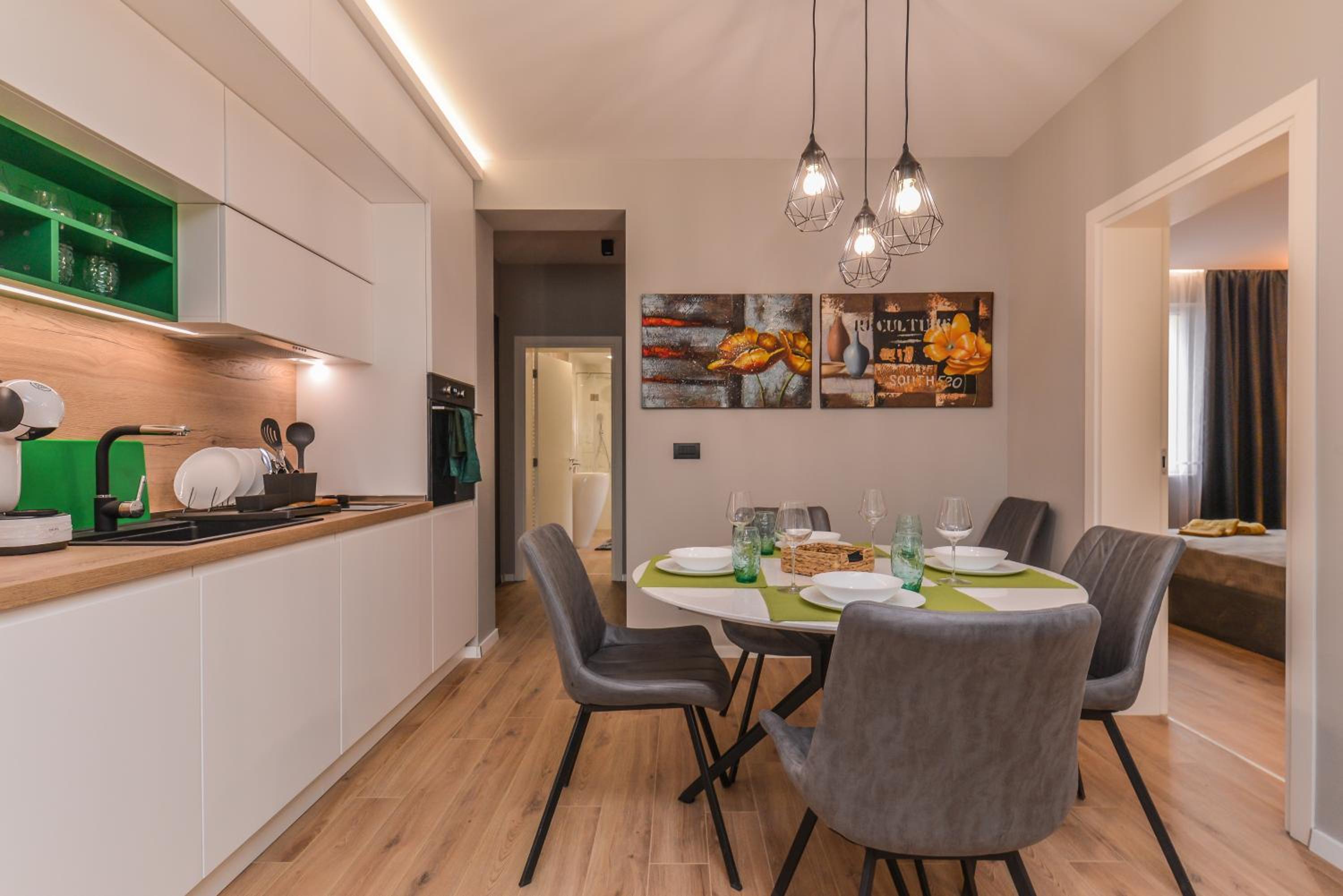 Elegant 2-BDR 2-BTHR in Sofia Luxury Stay