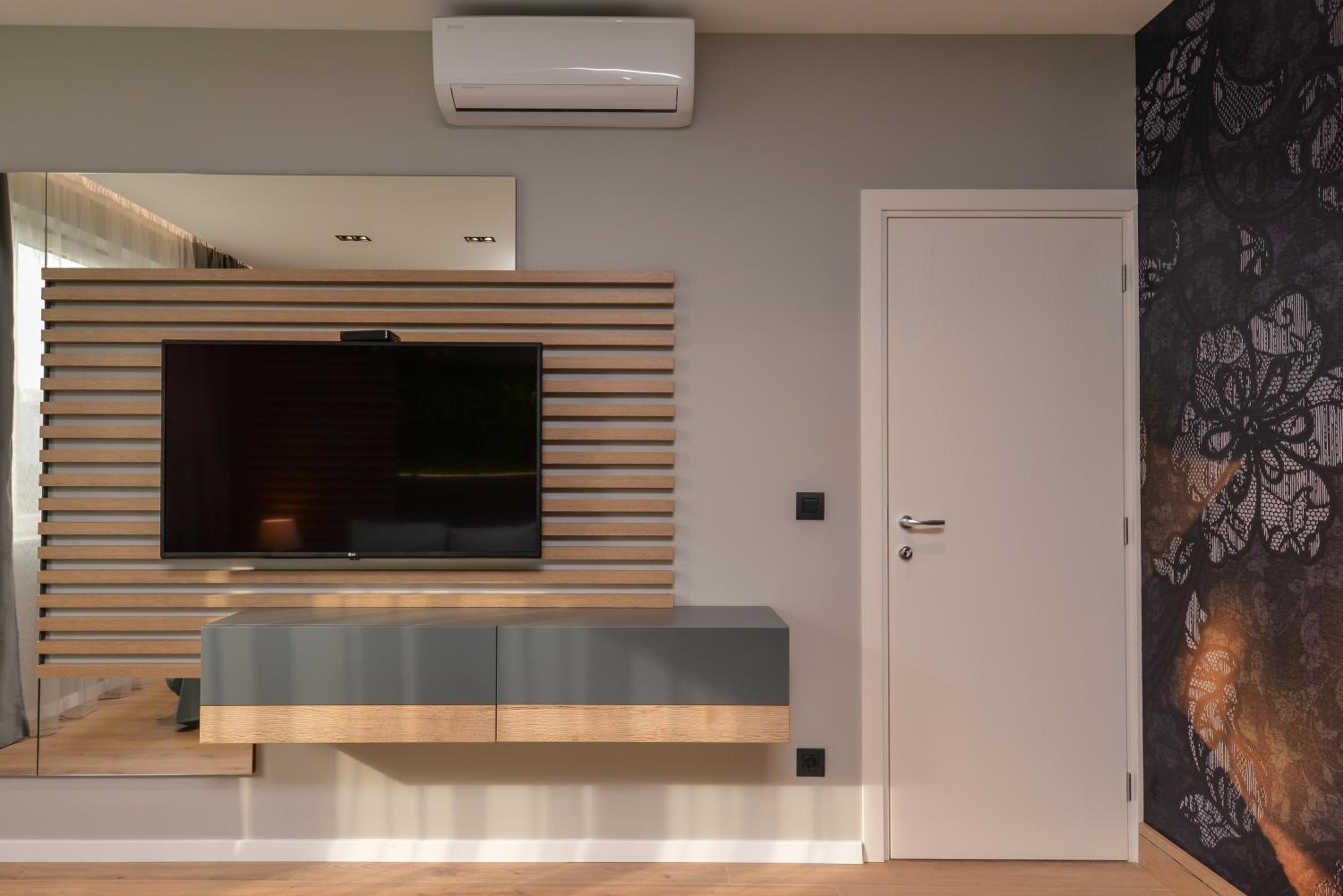 Elegant 2-BDR 2-BTHR in Sofia Luxury Stay