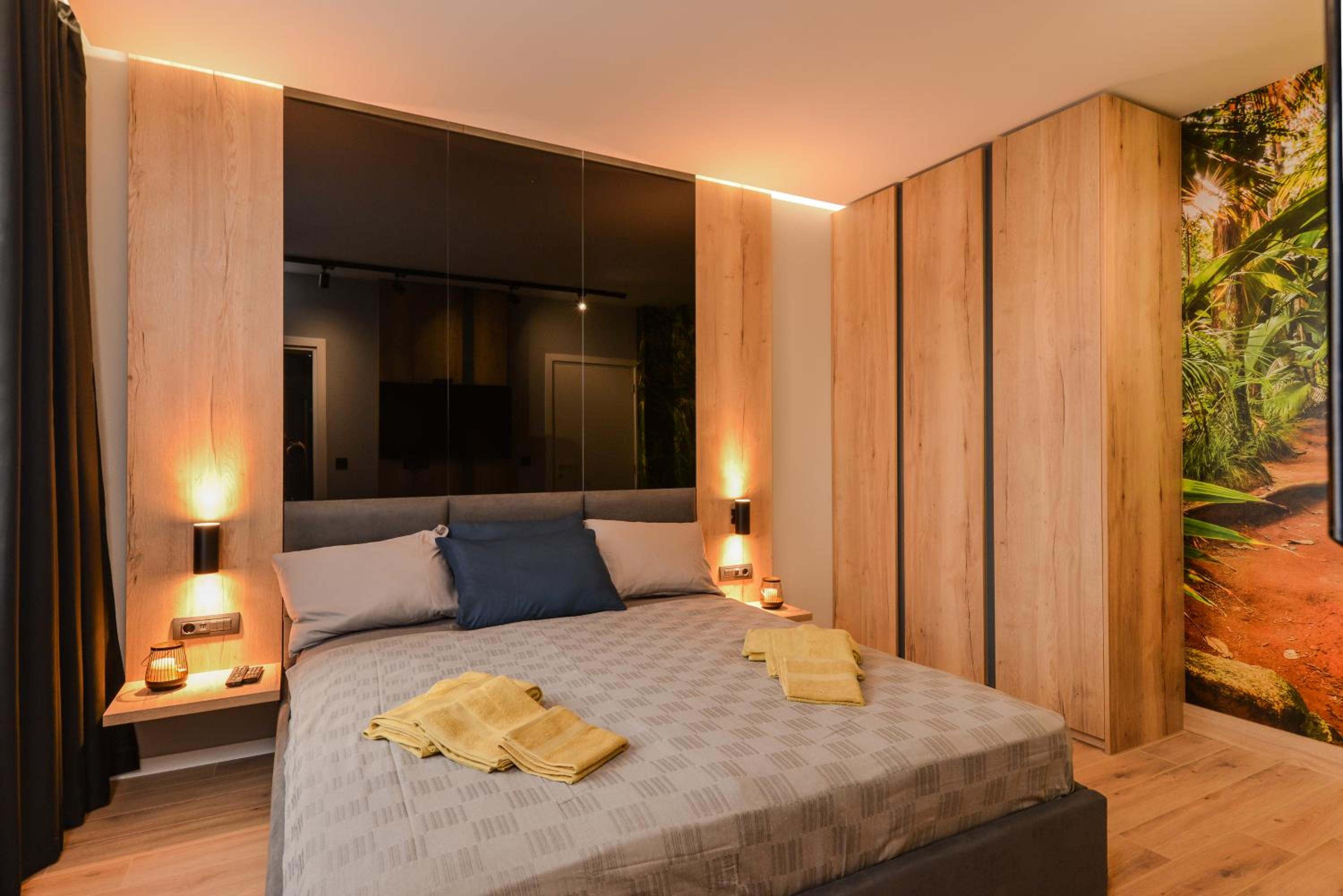 Elegant 2-BDR 2-BTHR in Sofia Luxury Stay