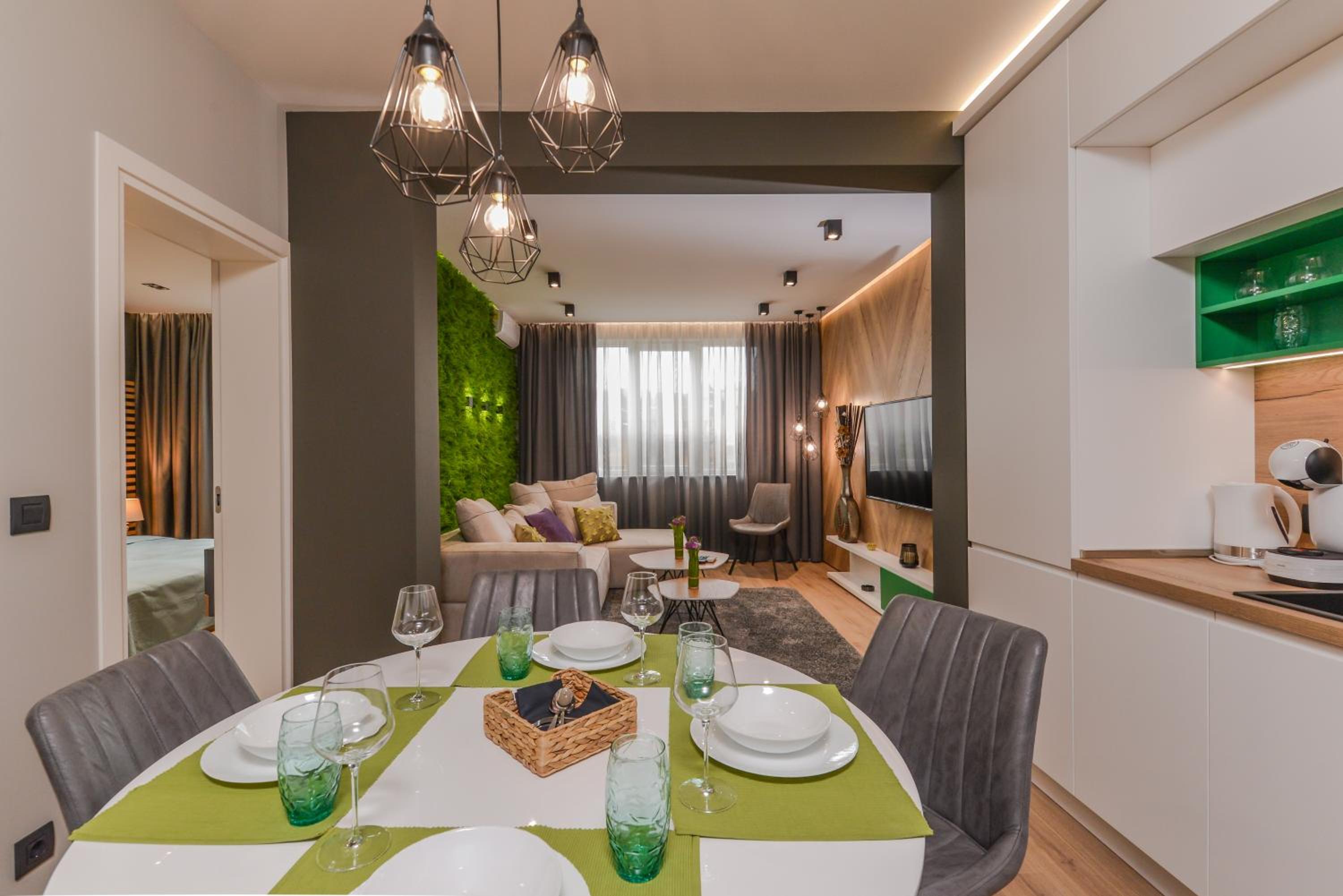 Elegant 2-BDR 2-BTHR in Sofia Luxury Stay