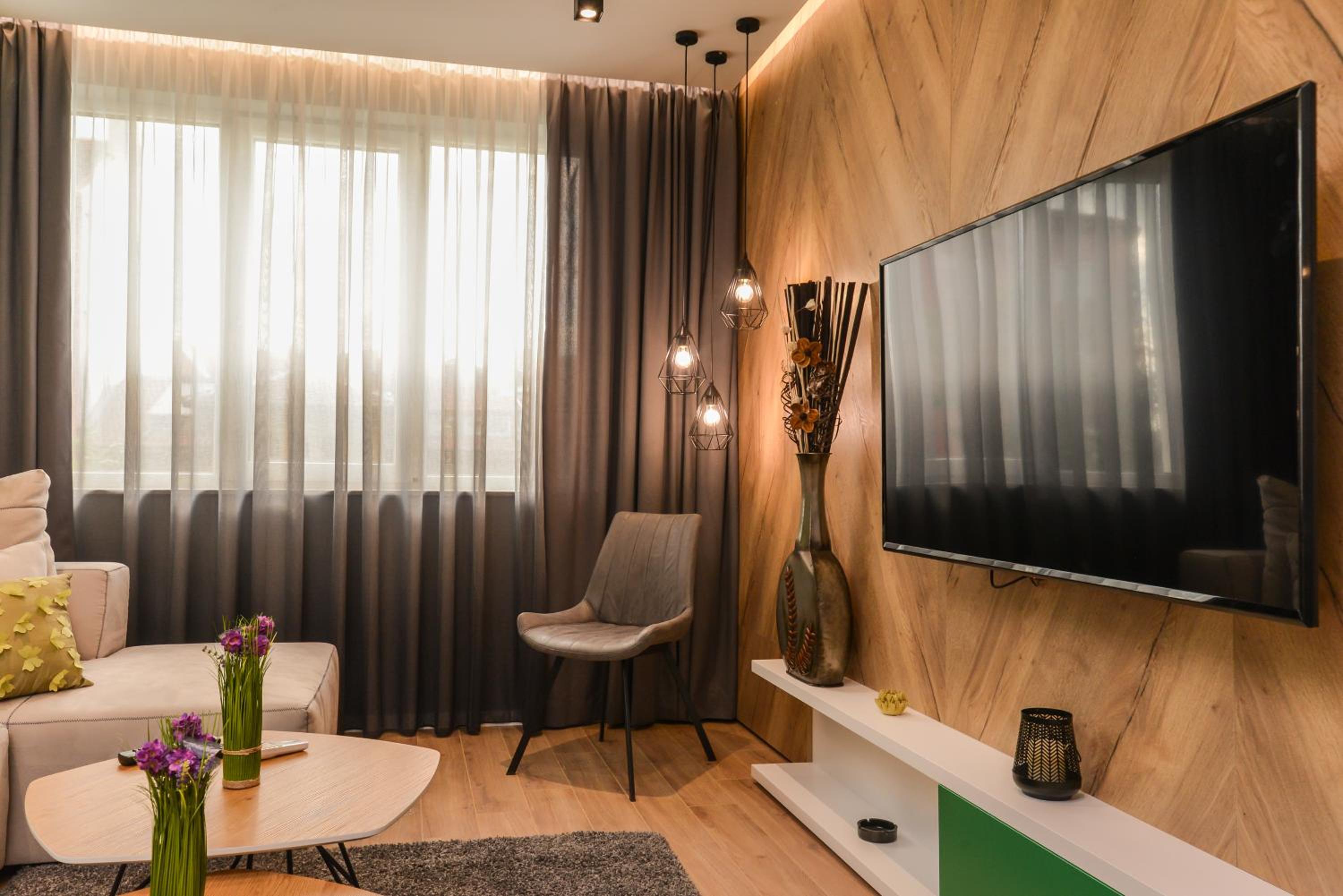Elegant 2-BDR 2-BTHR in Sofia Luxury Stay