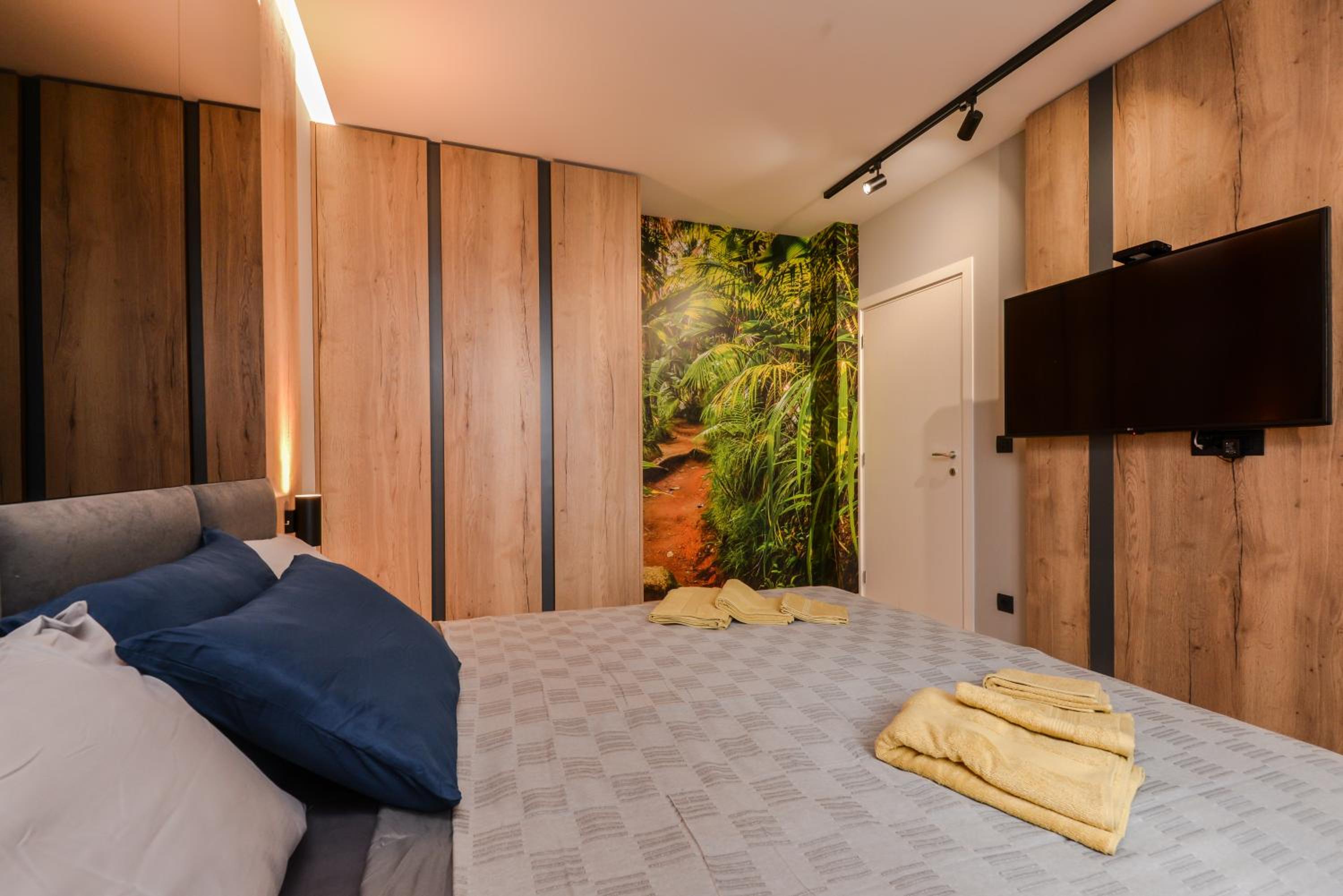 Elegant 2-BDR 2-BTHR in Sofia Luxury Stay
