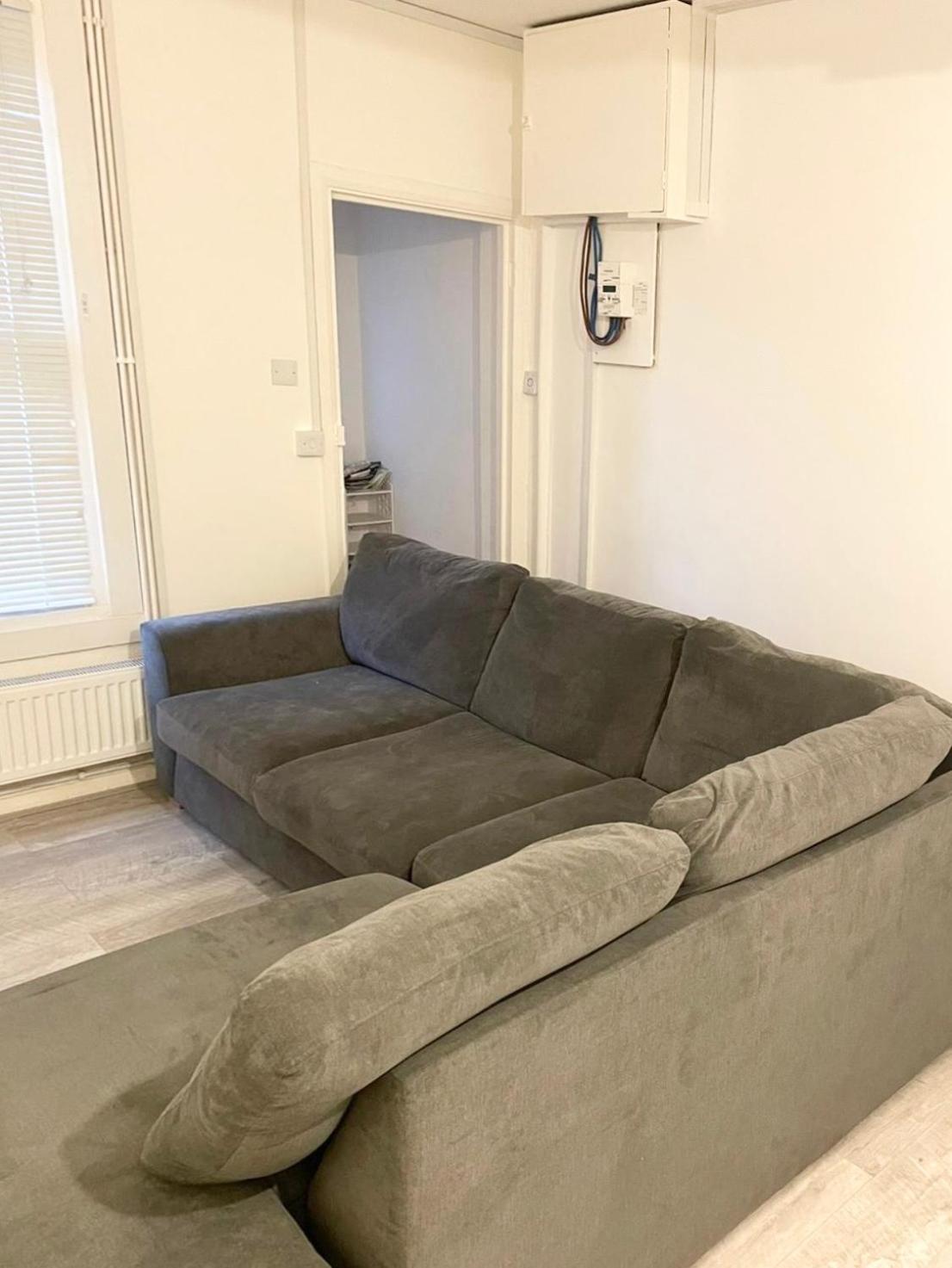 1 Bedroom Cosy Spacious photo 5
