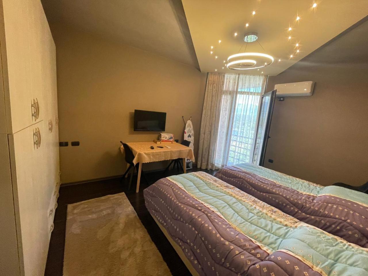 Lake View Apartment