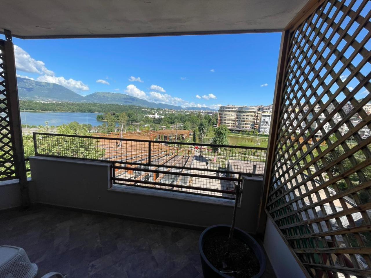 Lake View Apartment