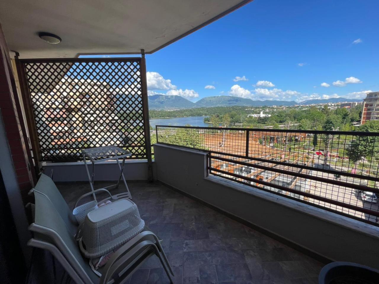 Lake View Apartment