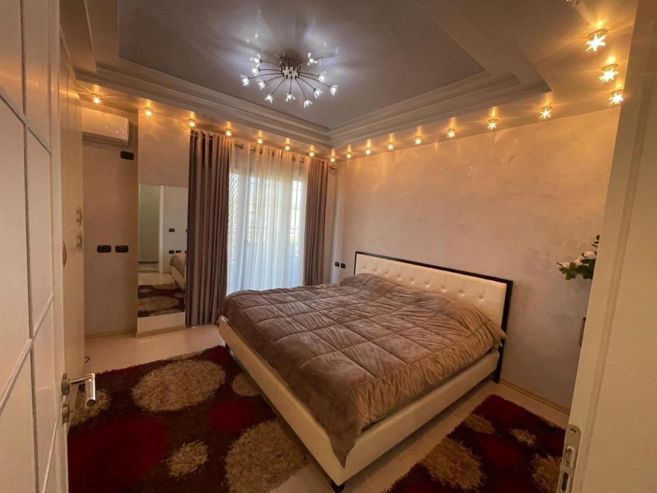 Lake View Apartment