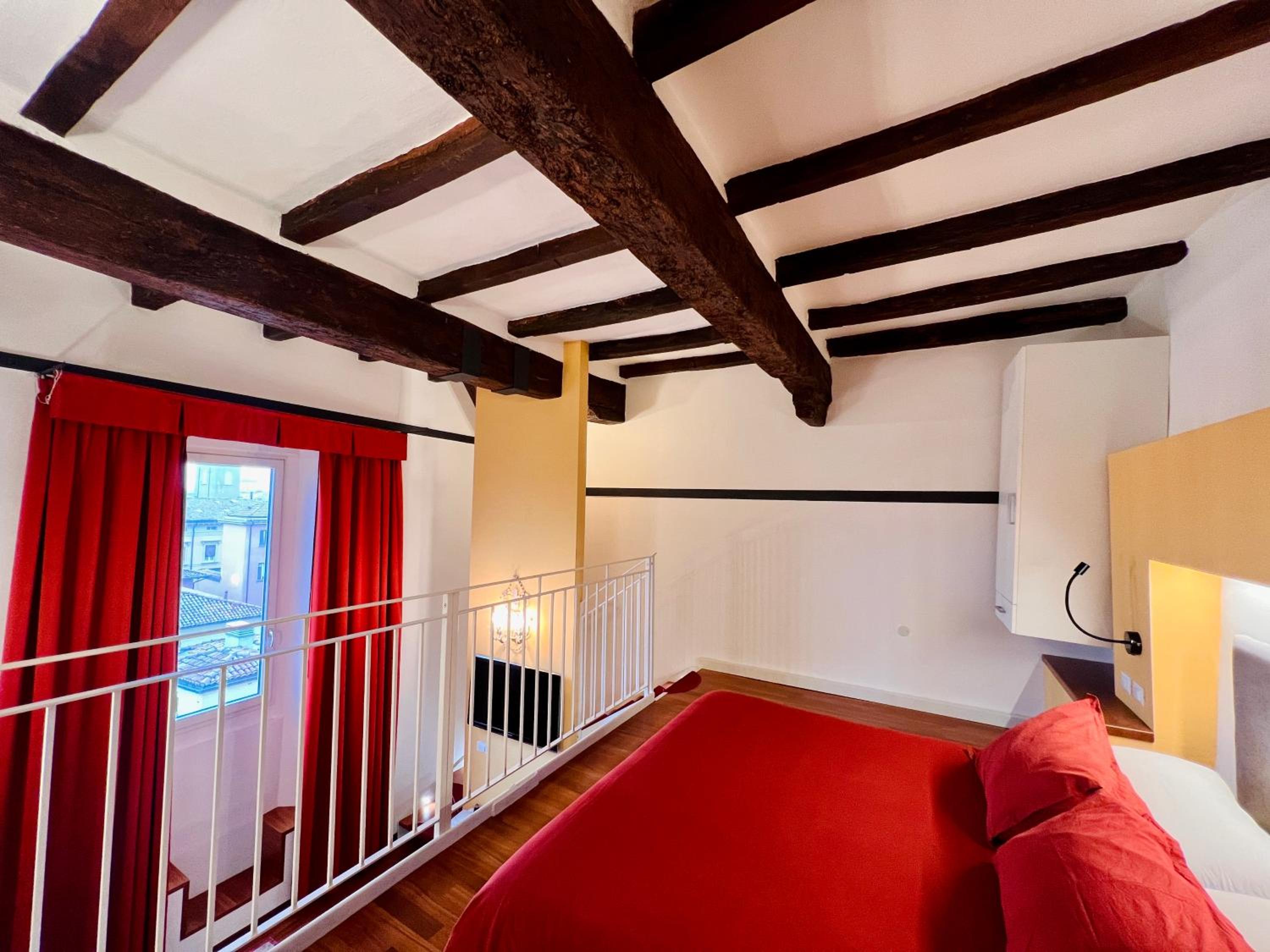 House of Lovers - Historic Center