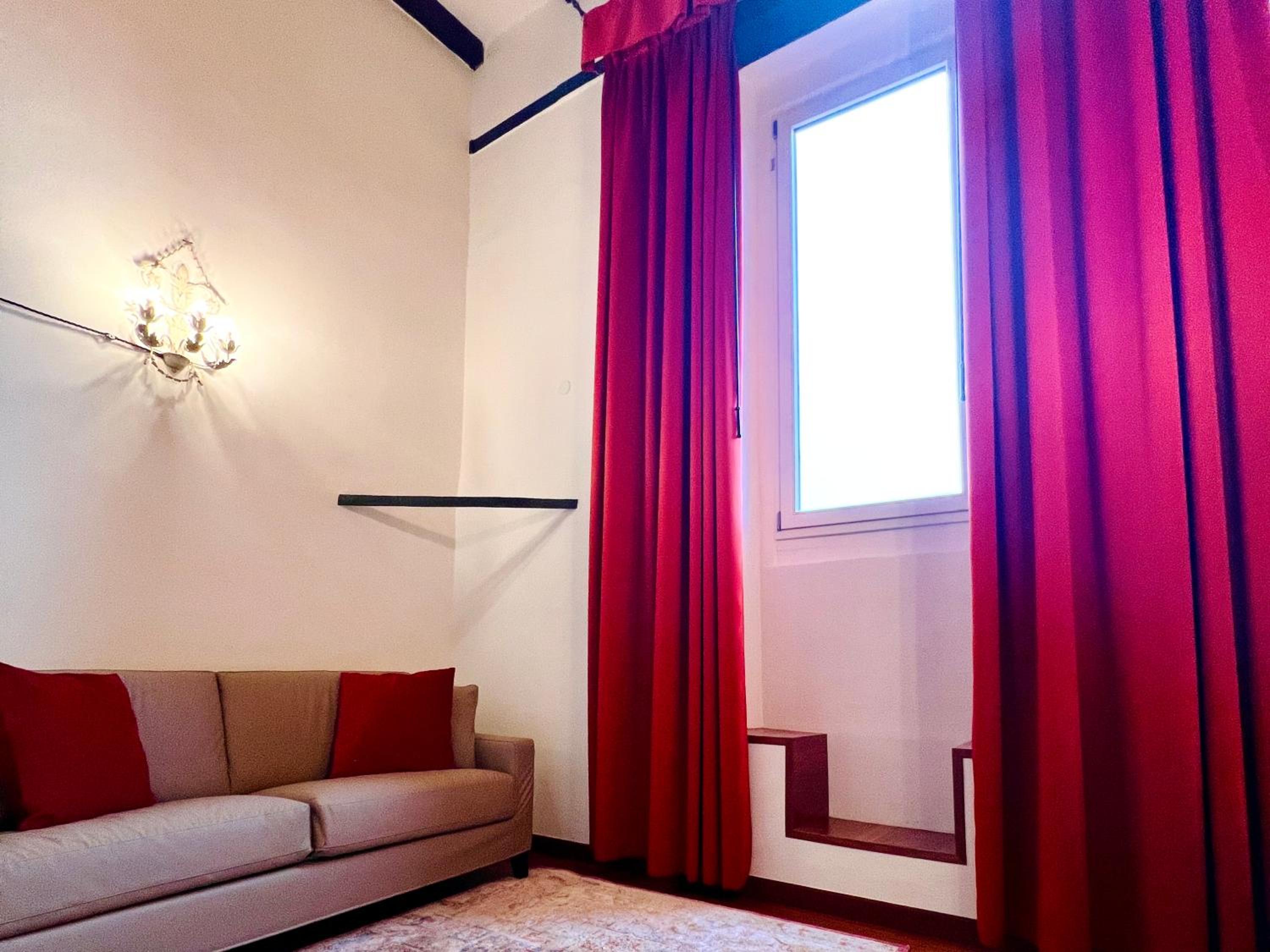 House of Lovers - Historic Center