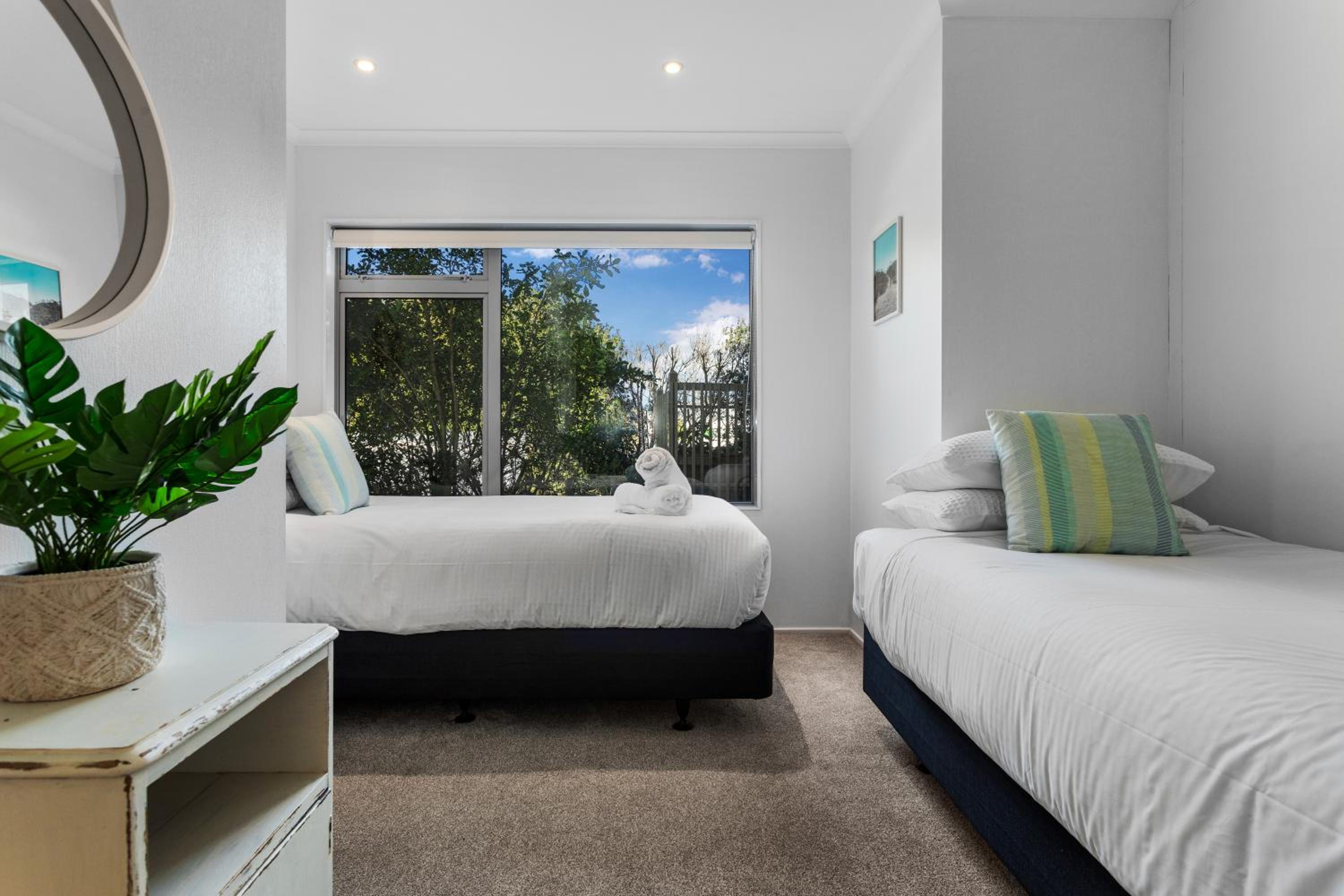 Seaview Oasis- Ultimate Seaside Getaway view 2