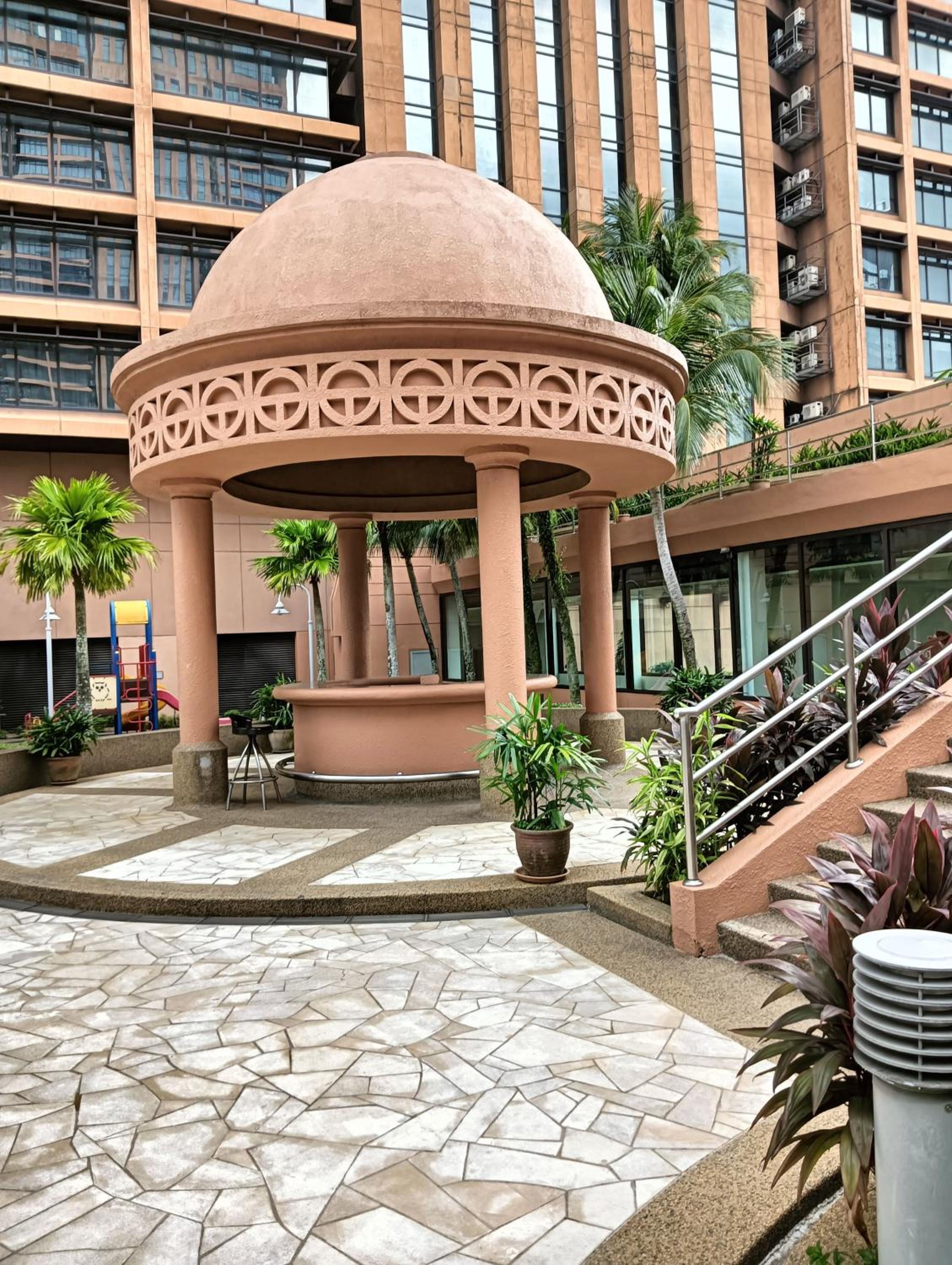100 Service suites At Times Square KL