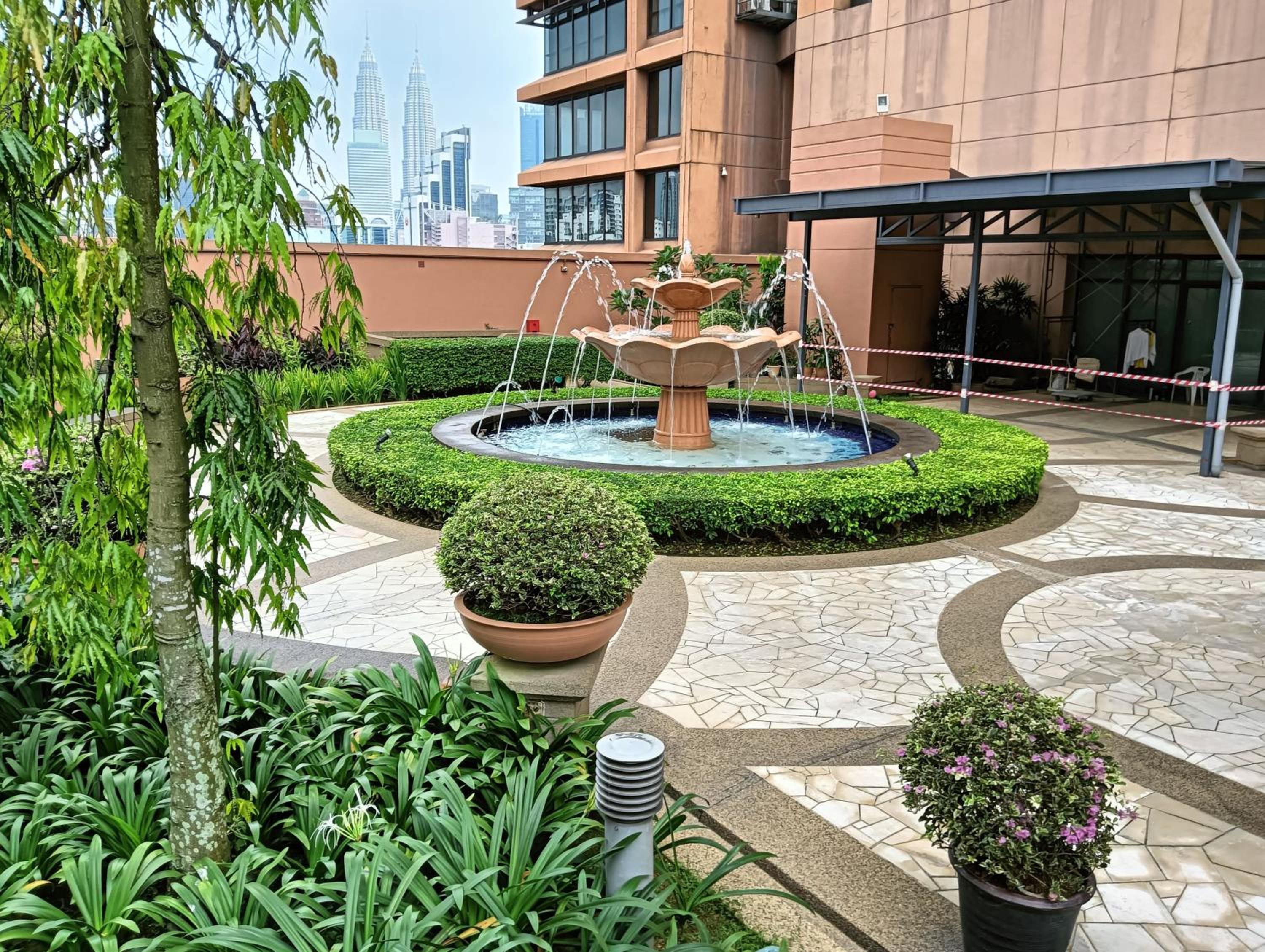 100 Service suites At Times Square KL